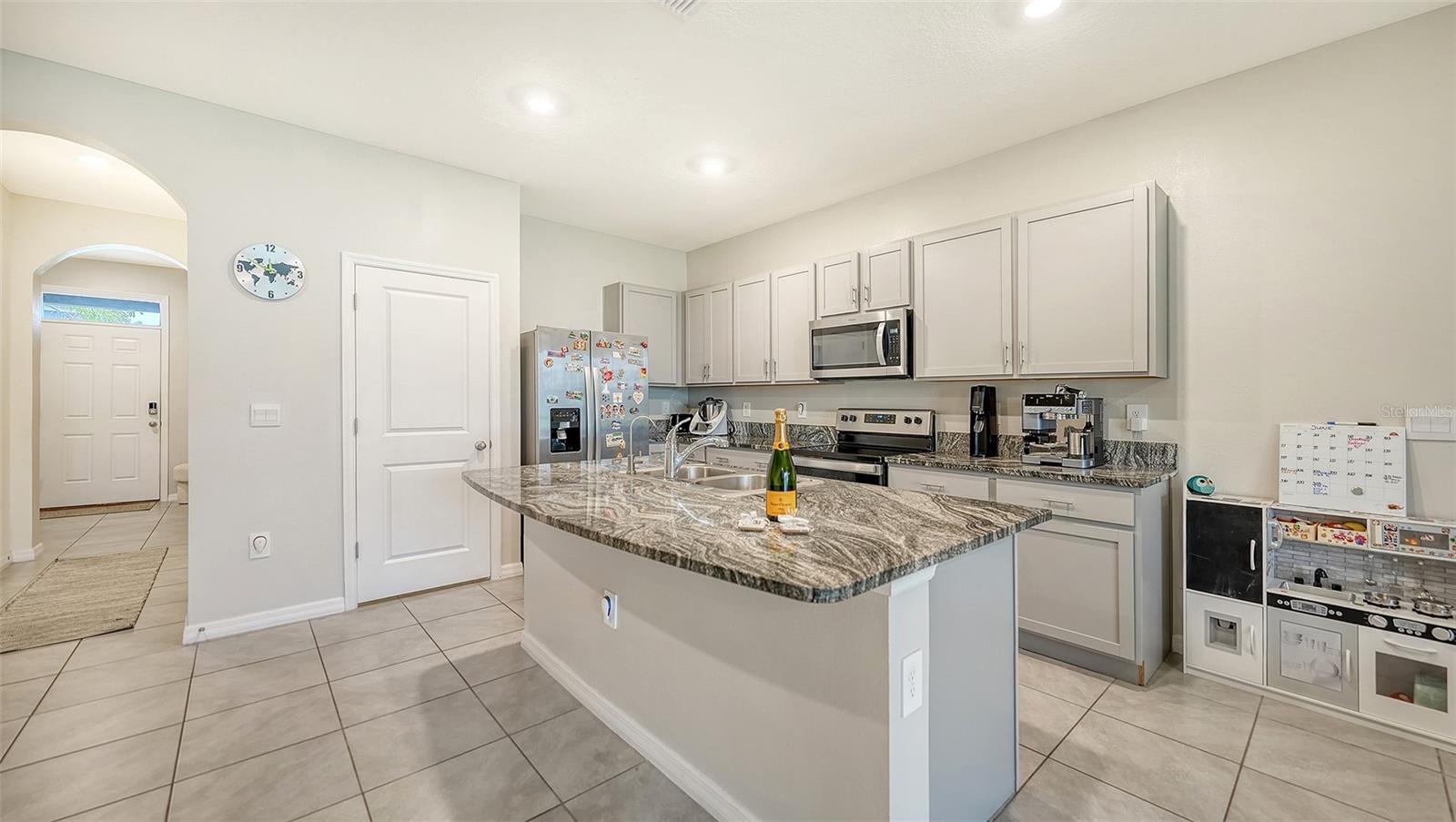 8777 MILESTONE DR — photo 16