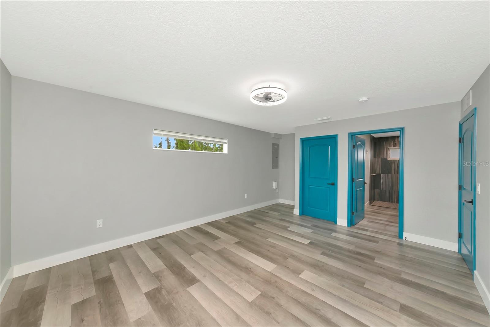 1458 E HALLMARK BLVD — photo 32