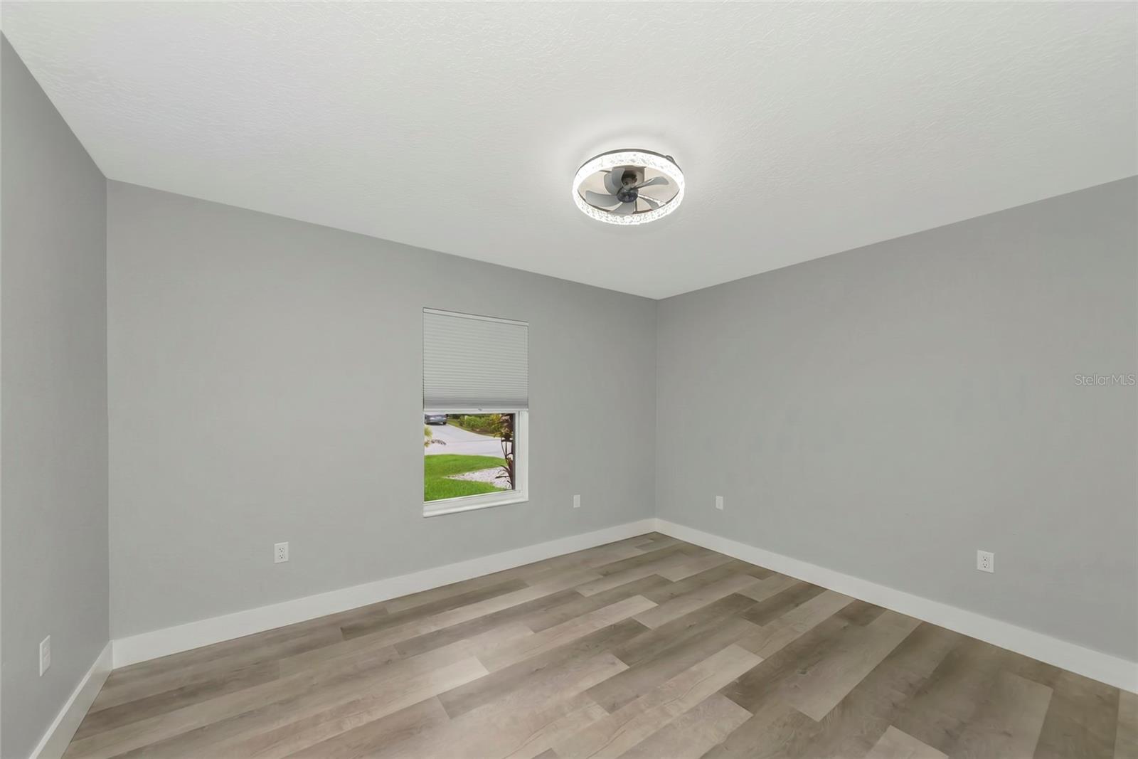 1458 E HALLMARK BLVD — photo 39