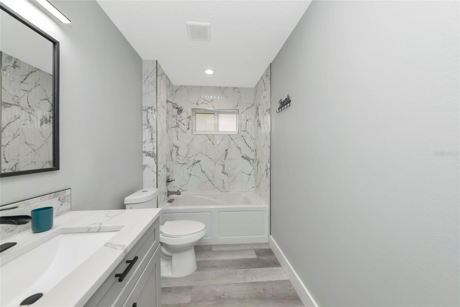 1458 E HALLMARK BLVD — photo 28