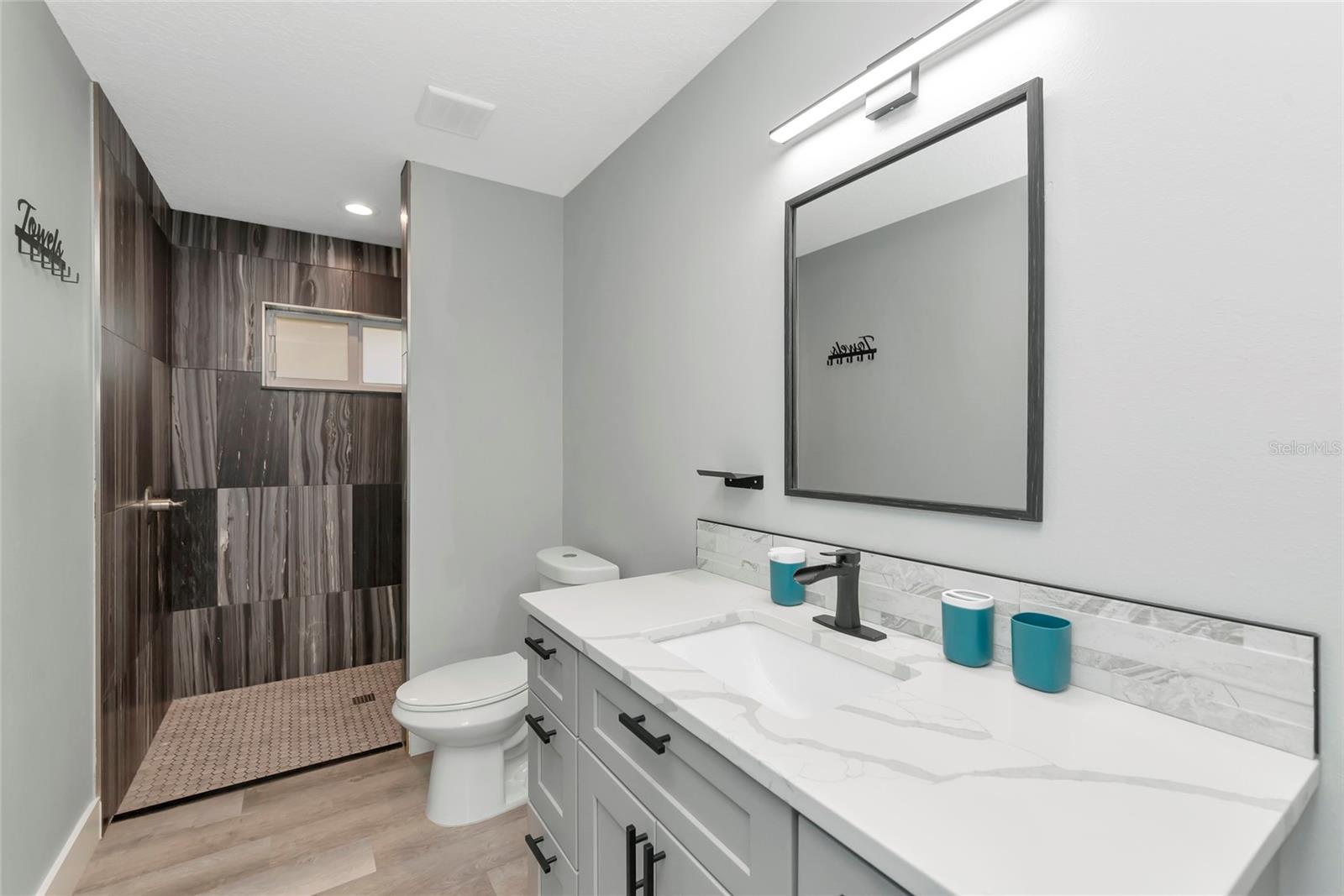 1458 E HALLMARK BLVD — photo 34