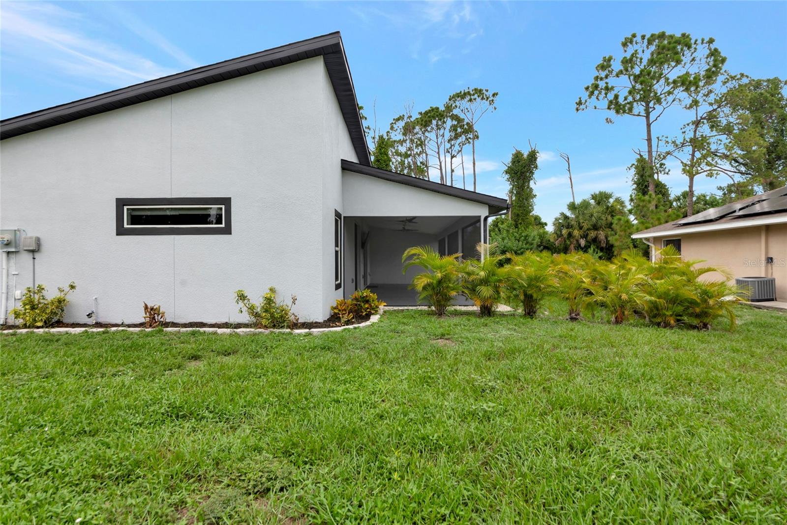 1458 E HALLMARK BLVD — photo 4