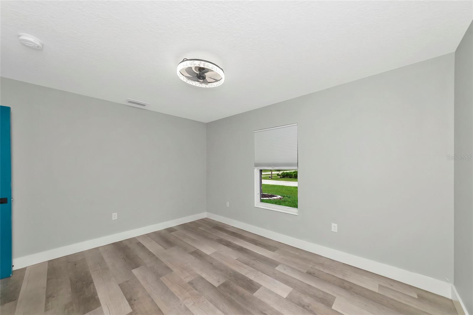 1458 E HALLMARK BLVD — photo 40