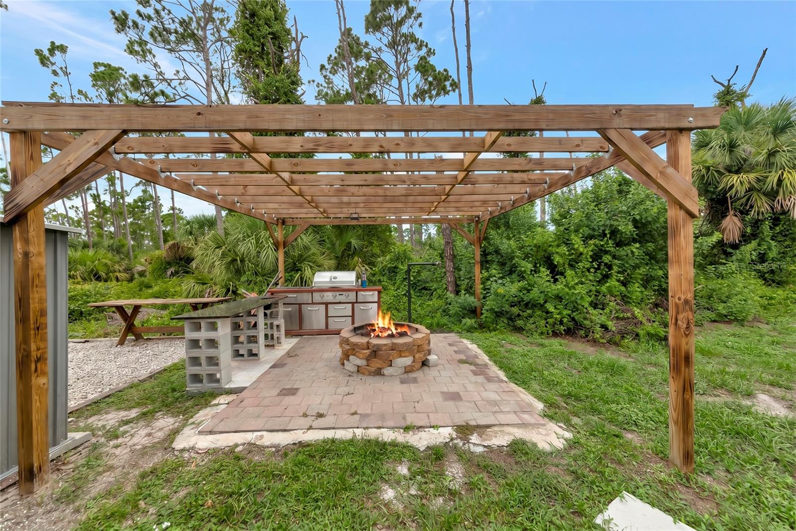 1458 E HALLMARK BLVD — photo 46