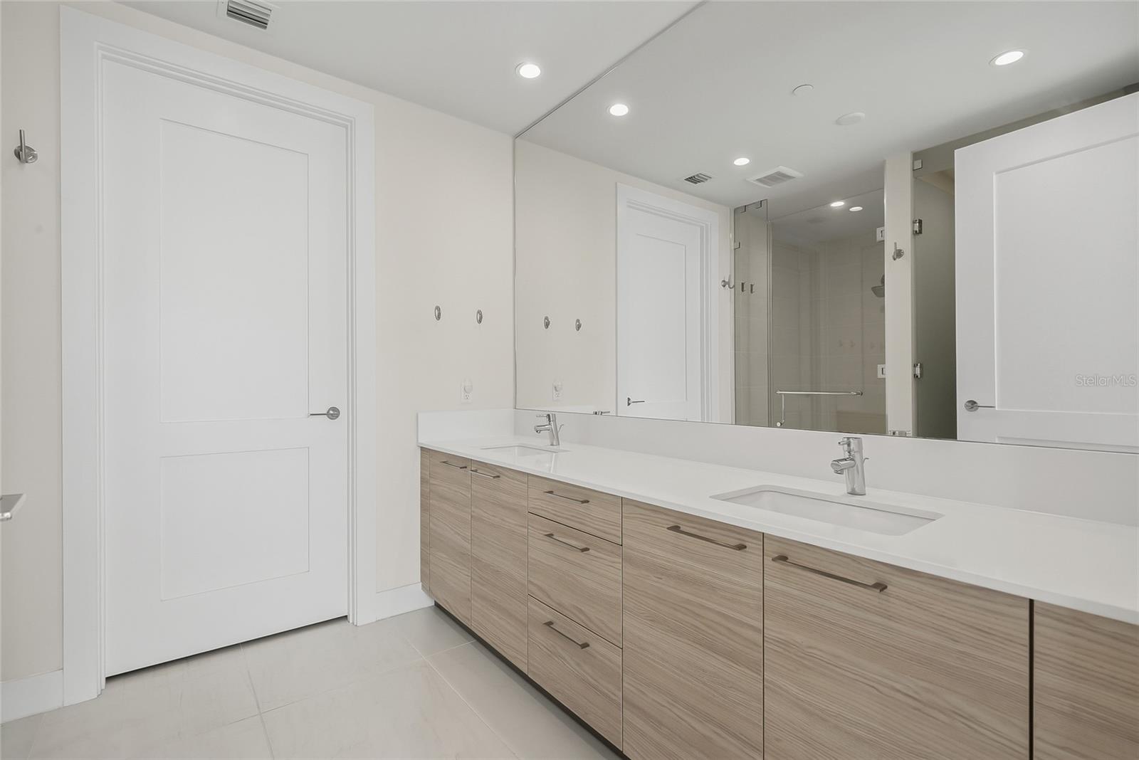 301 1ST ST S #2705 — photo 39
