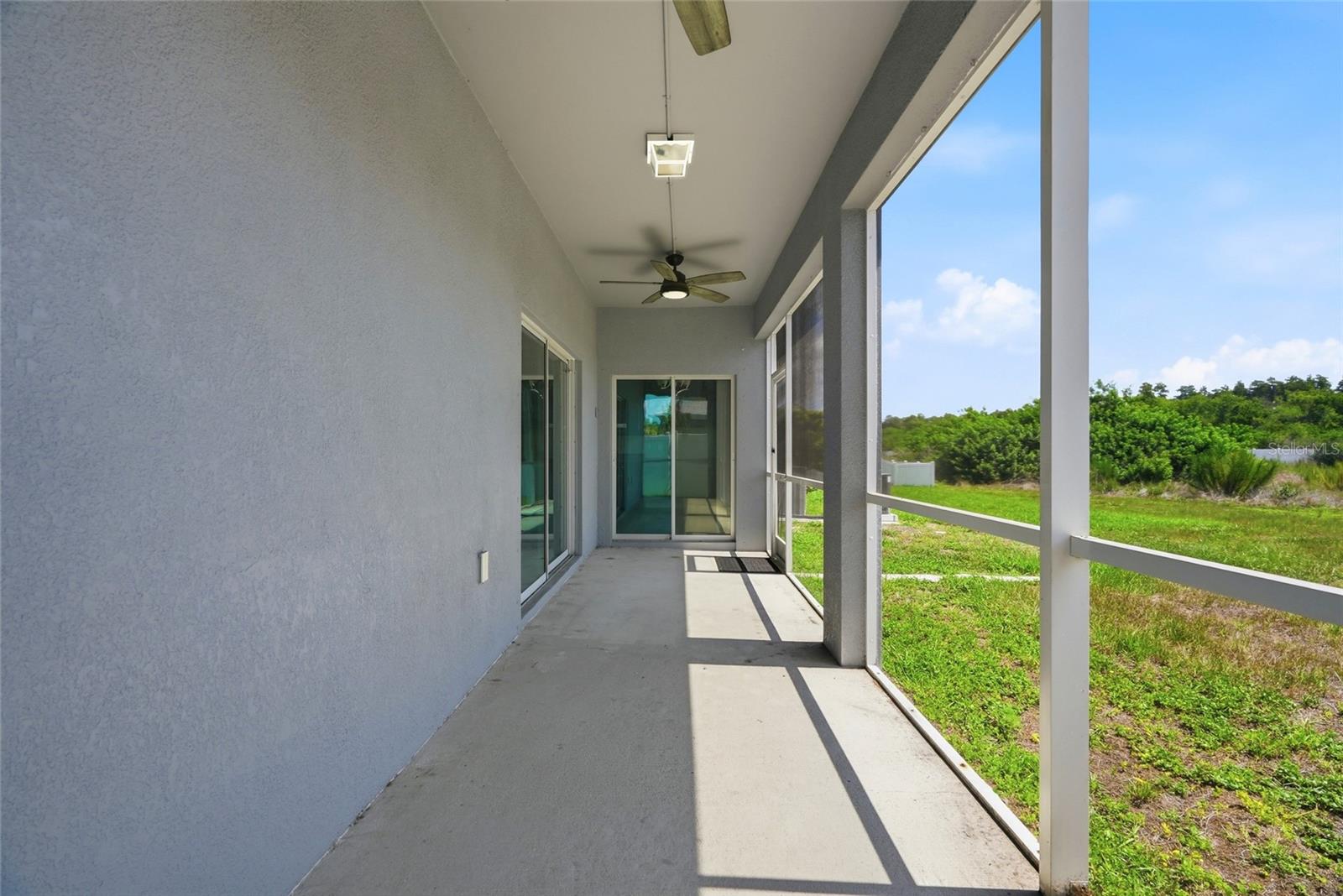 909 MEADOW GLADE DR — photo 47