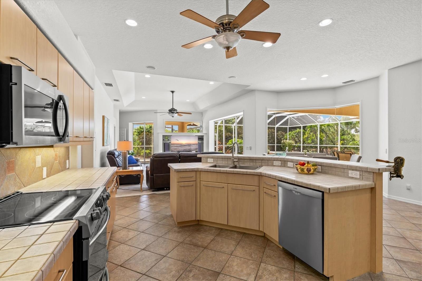 7373 S SERENOA DR — photo 26