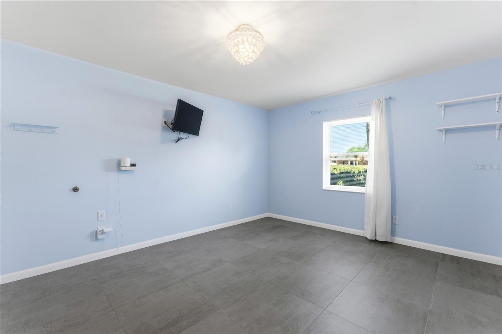 2708 W OSBORNE AVE — photo 61