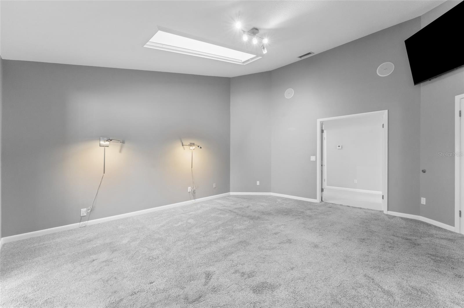 2708 W OSBORNE AVE — photo 48