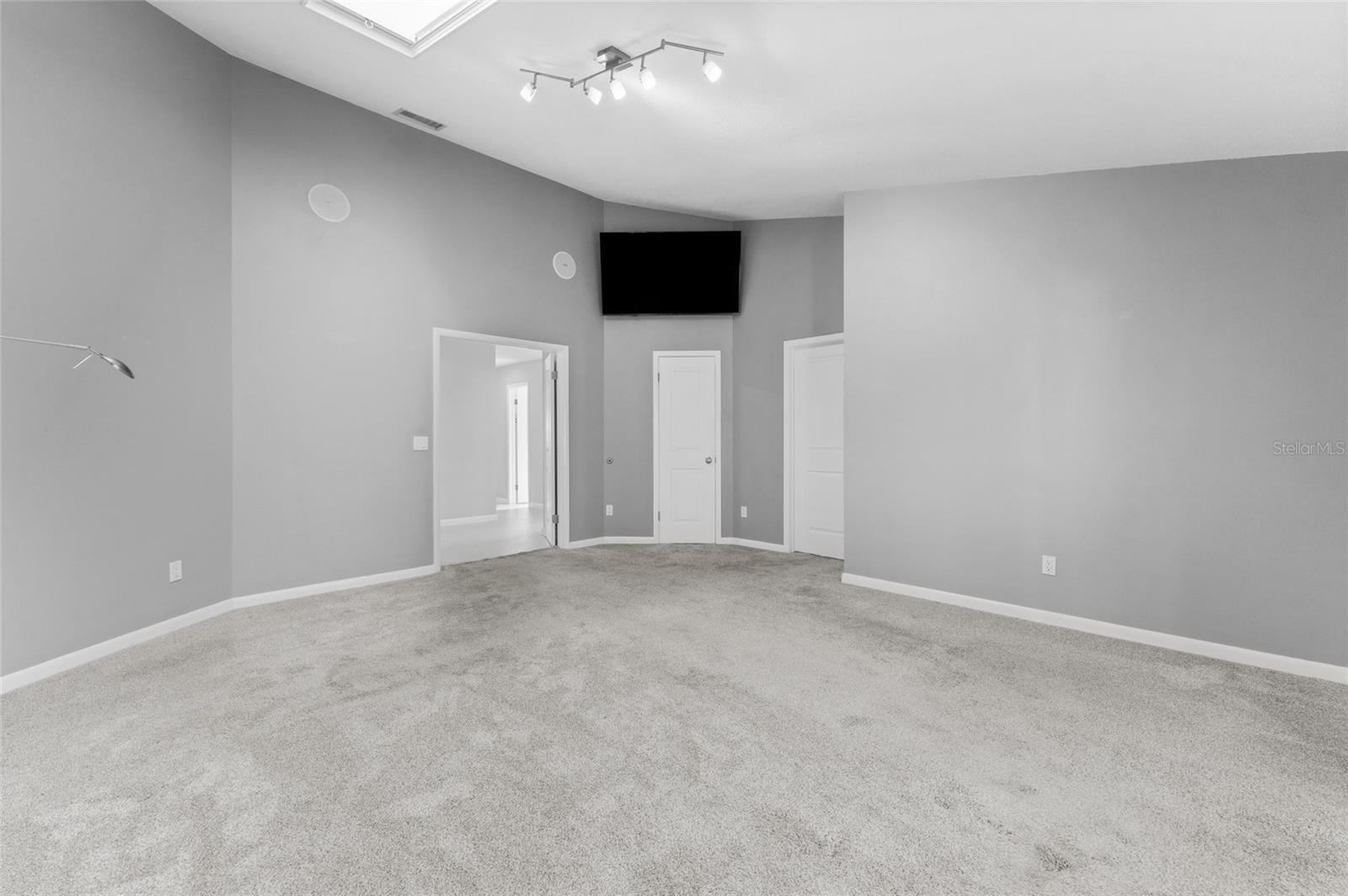 2708 W OSBORNE AVE — photo 50