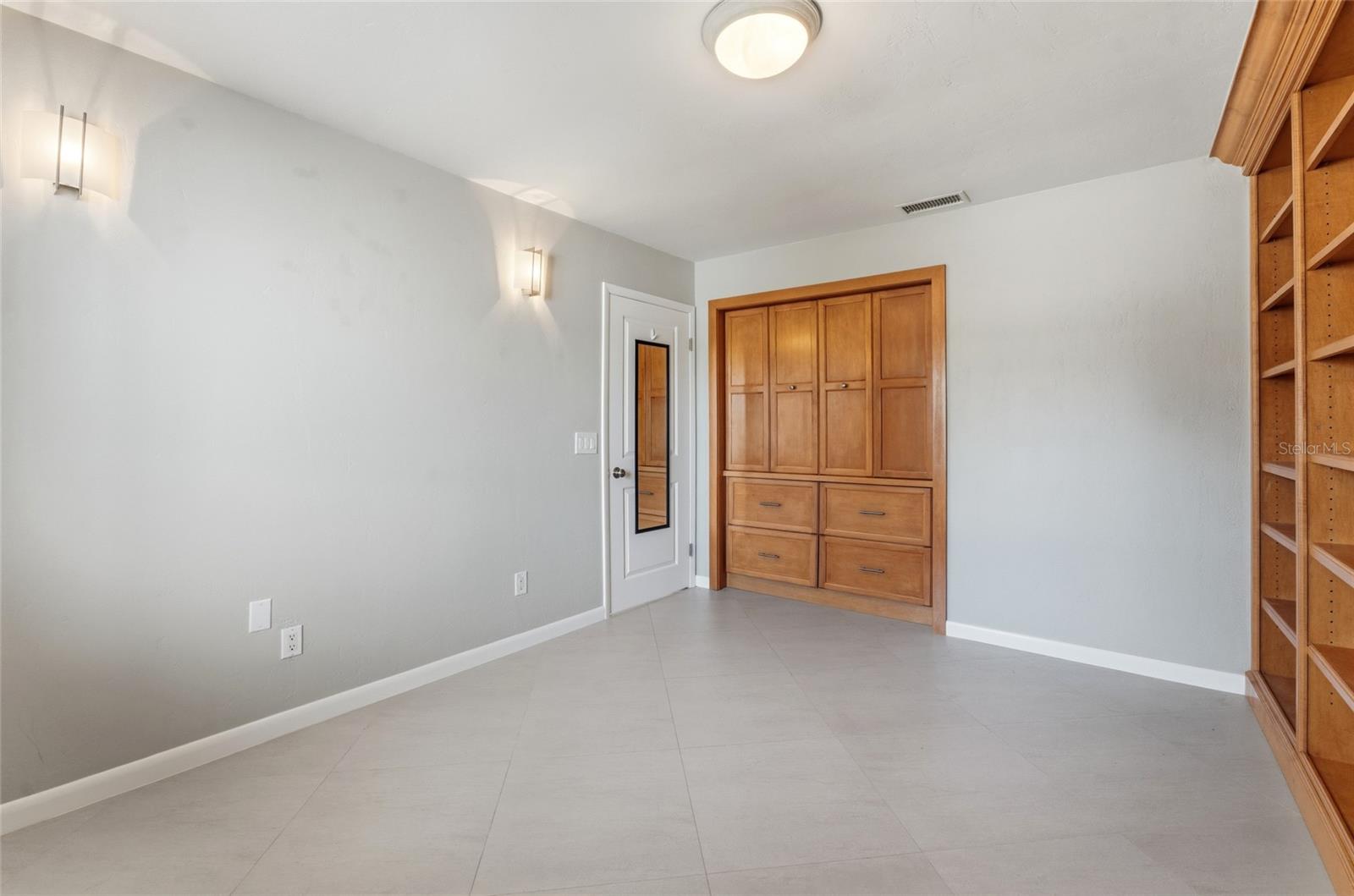 2708 W OSBORNE AVE — photo 58