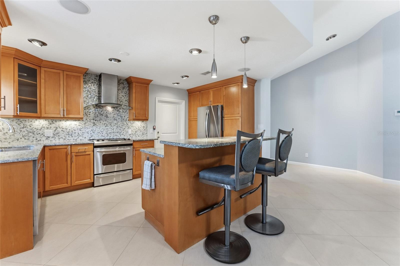 2708 W OSBORNE AVE — photo 18