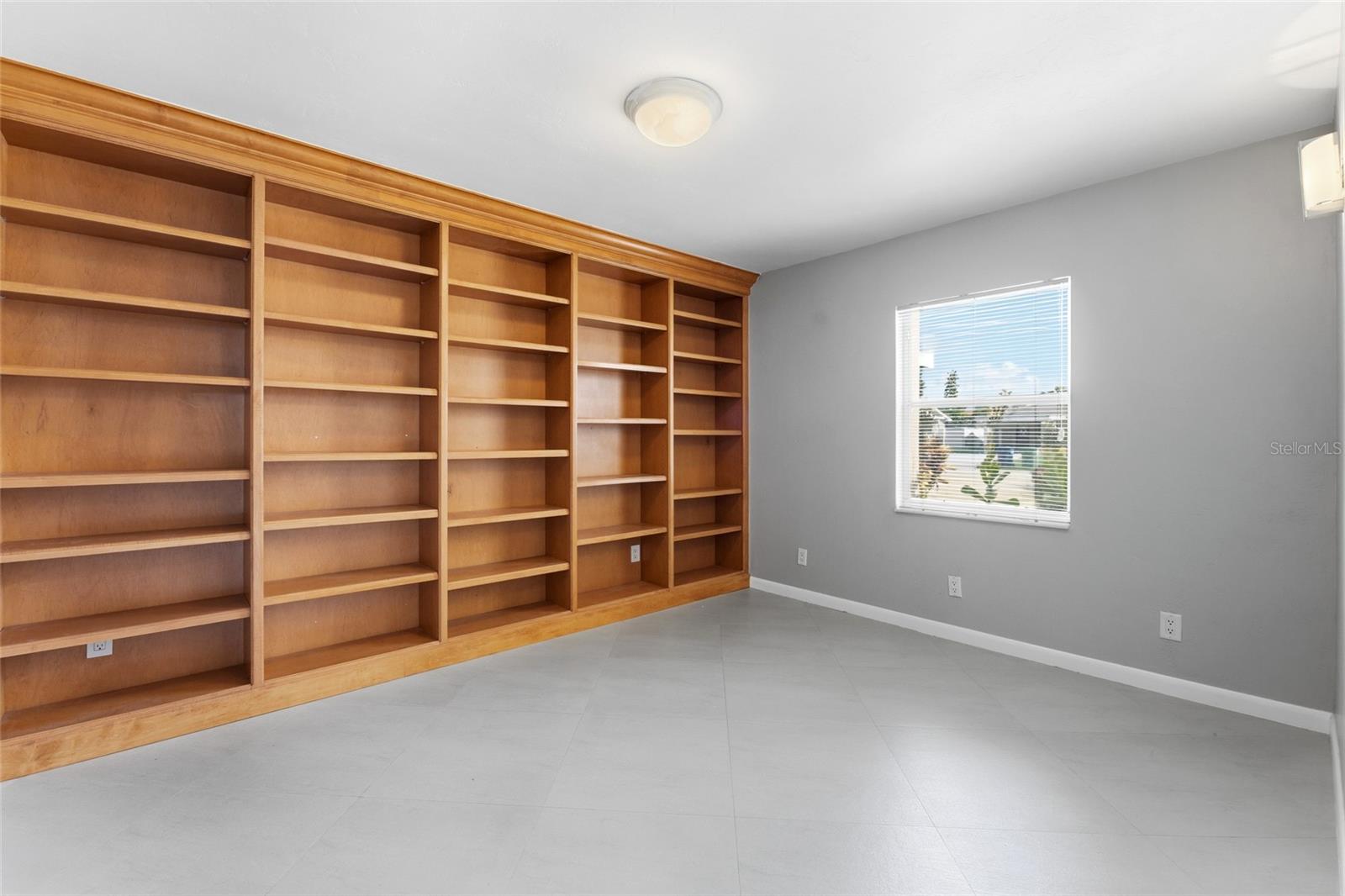 2708 W OSBORNE AVE — photo 56