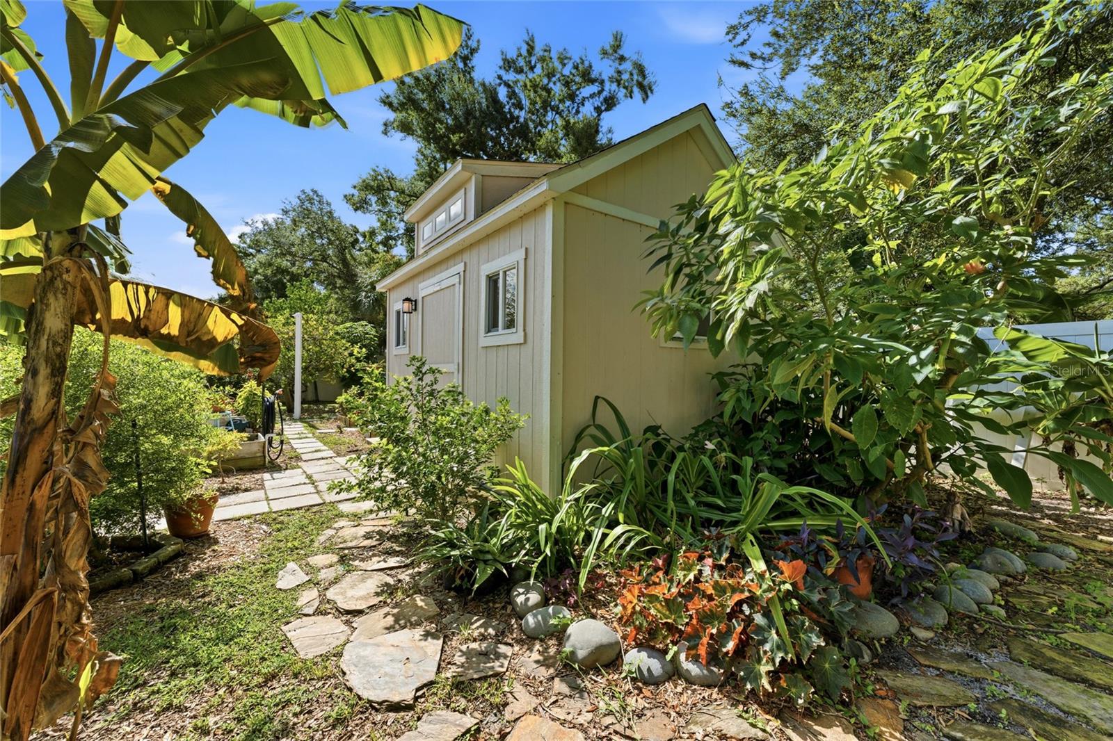 2708 W OSBORNE AVE — photo 83
