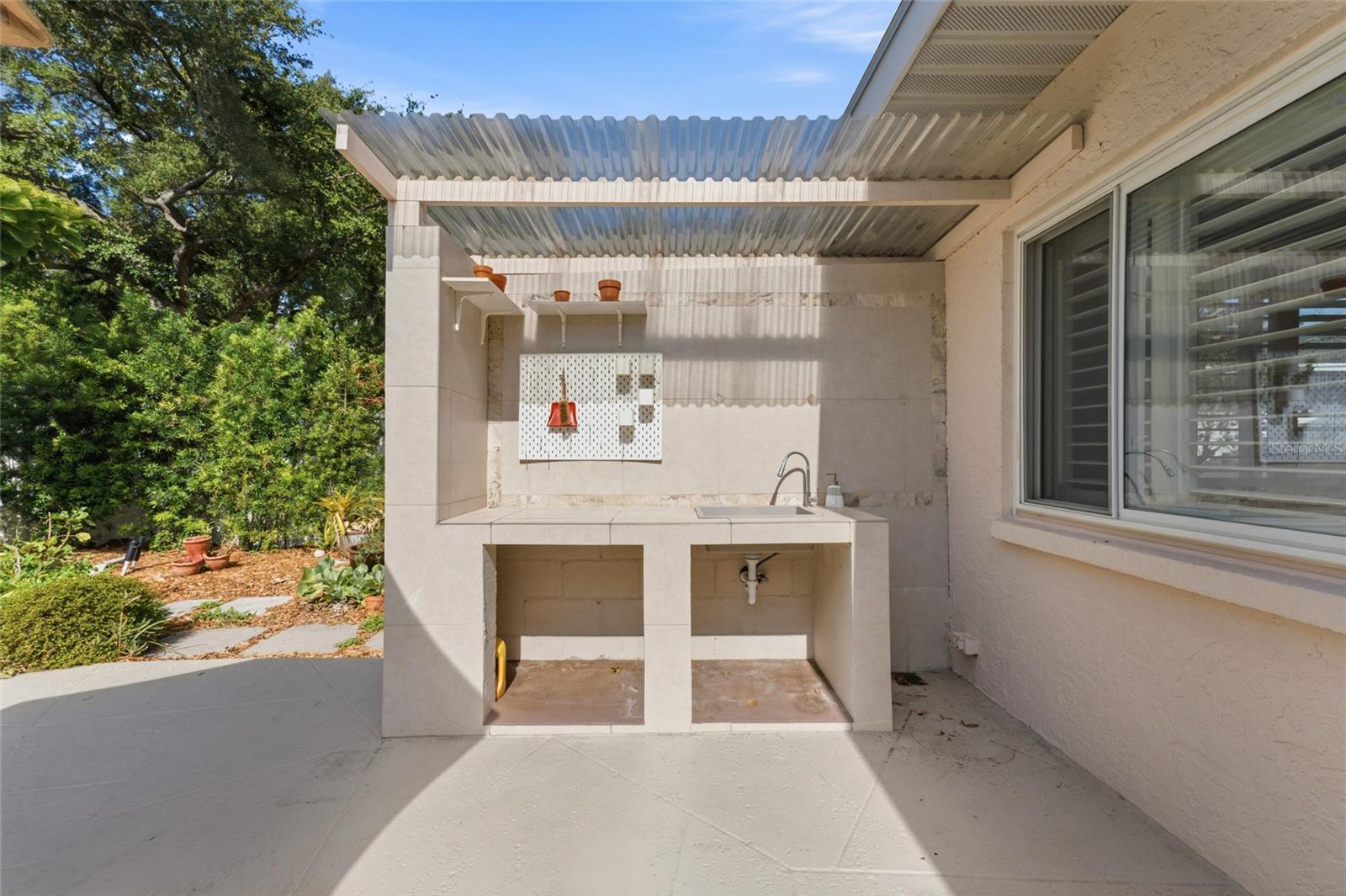 2708 W OSBORNE AVE — photo 74