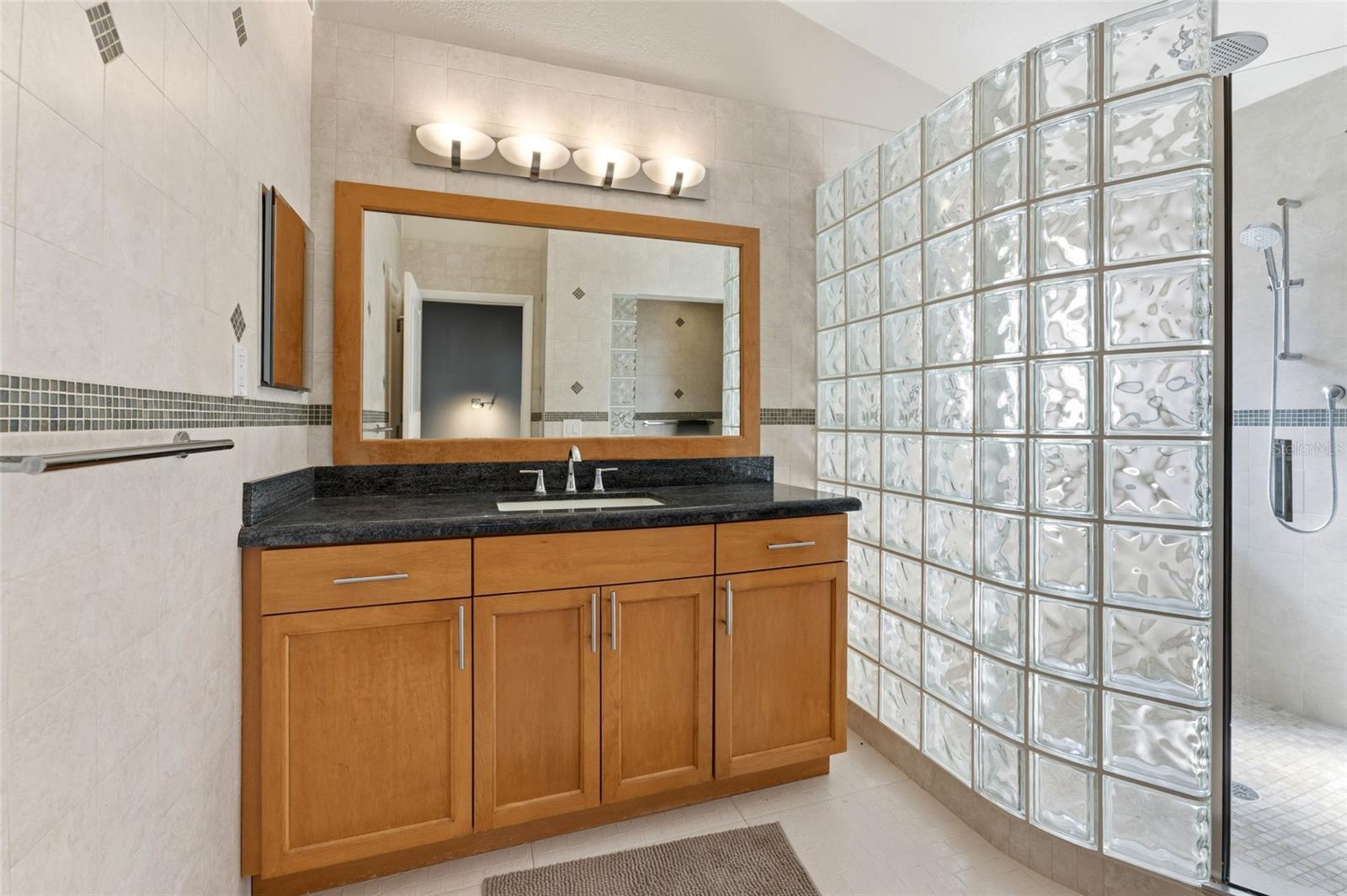 2708 W OSBORNE AVE — photo 52