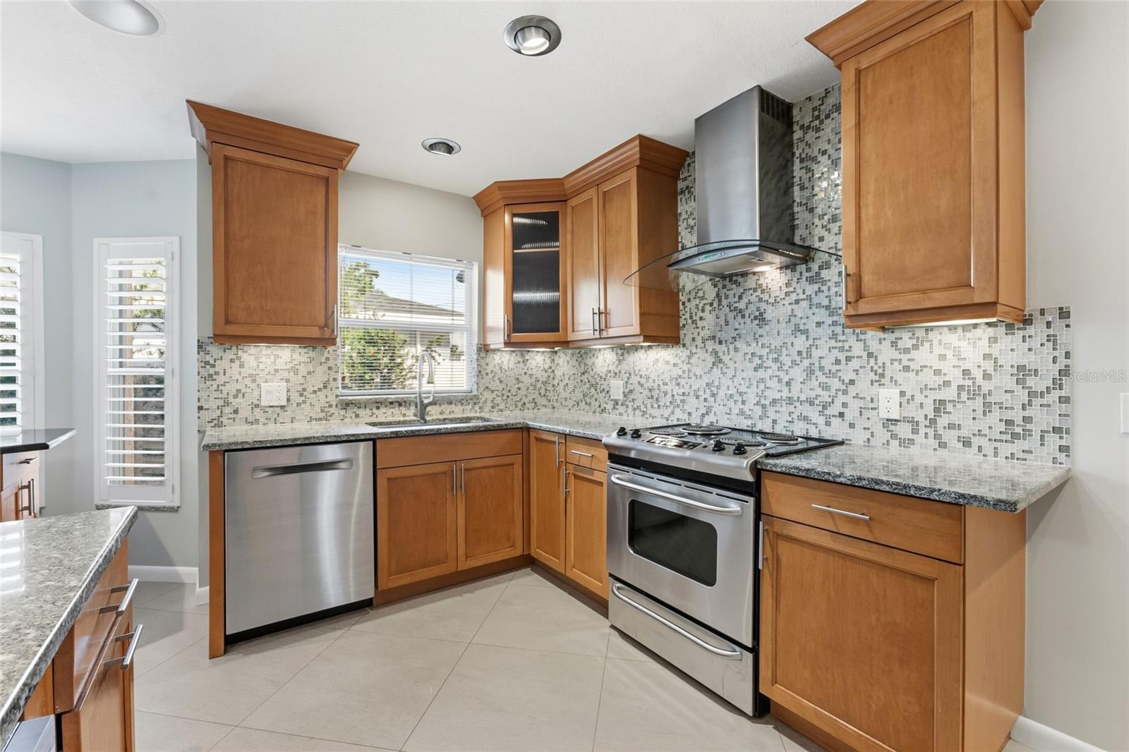 2708 W OSBORNE AVE — photo 24