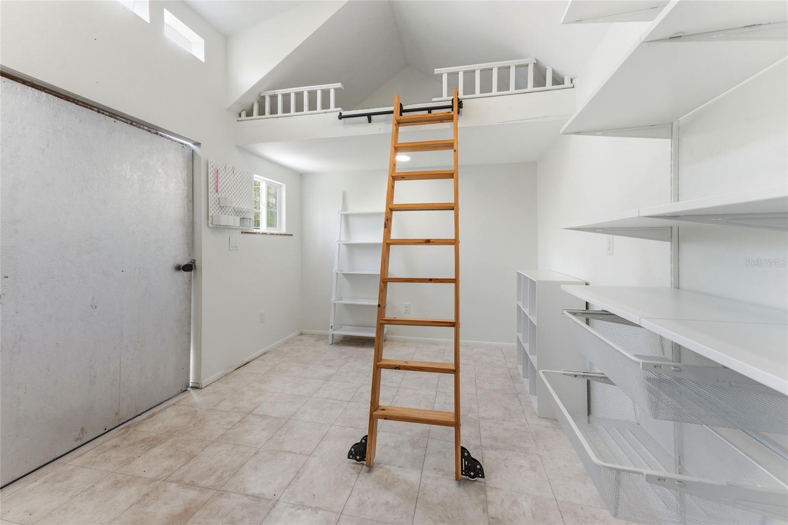 2708 W OSBORNE AVE — photo 85