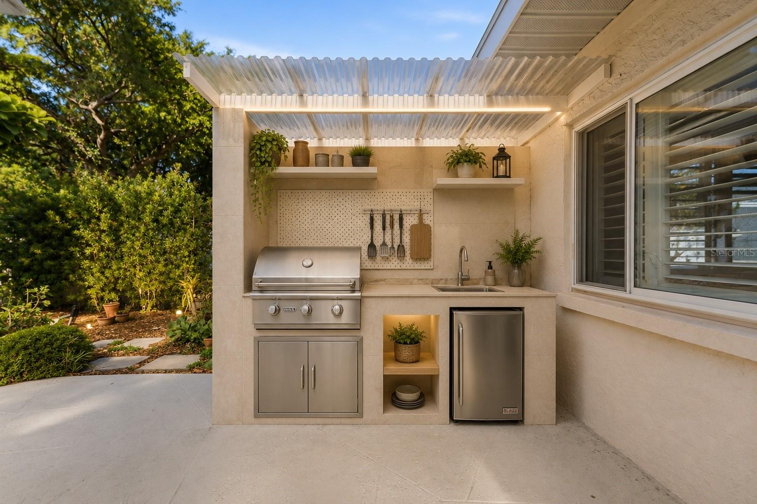 2708 W OSBORNE AVE — photo 73