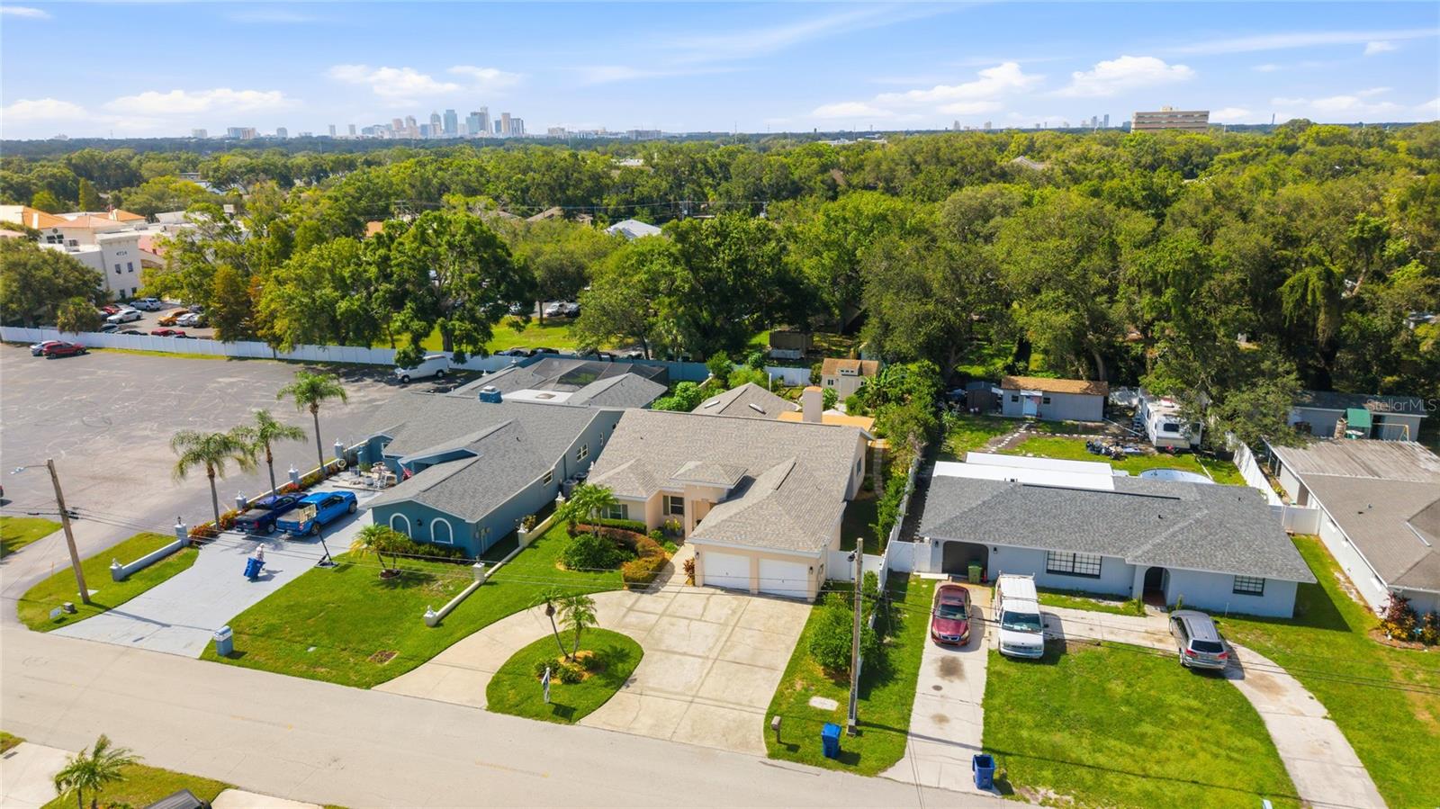 2708 W OSBORNE AVE — photo 88