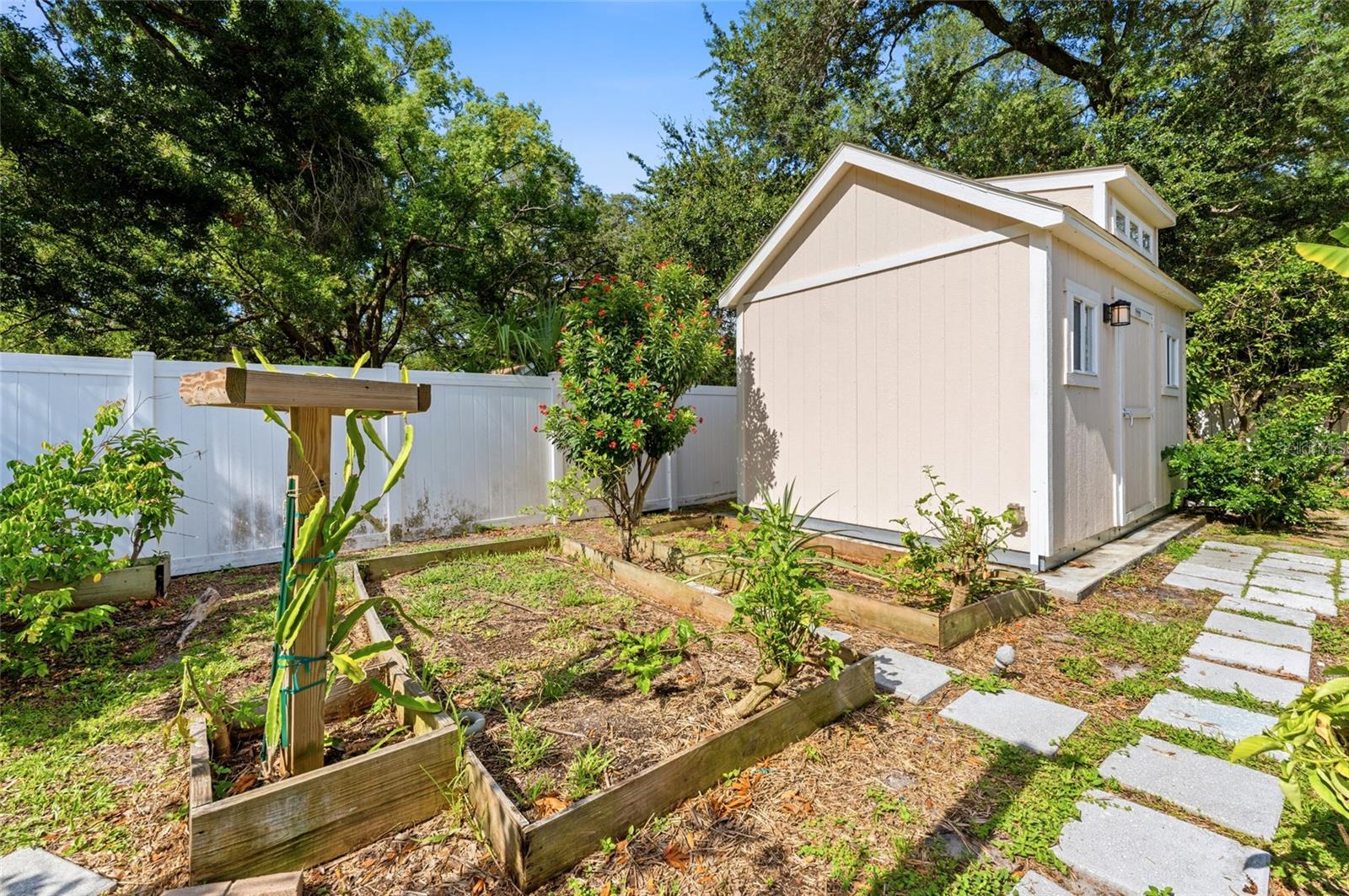 2708 W OSBORNE AVE — photo 81