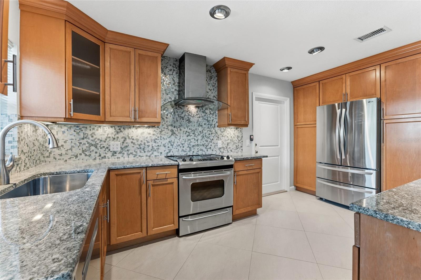 2708 W OSBORNE AVE — photo 22