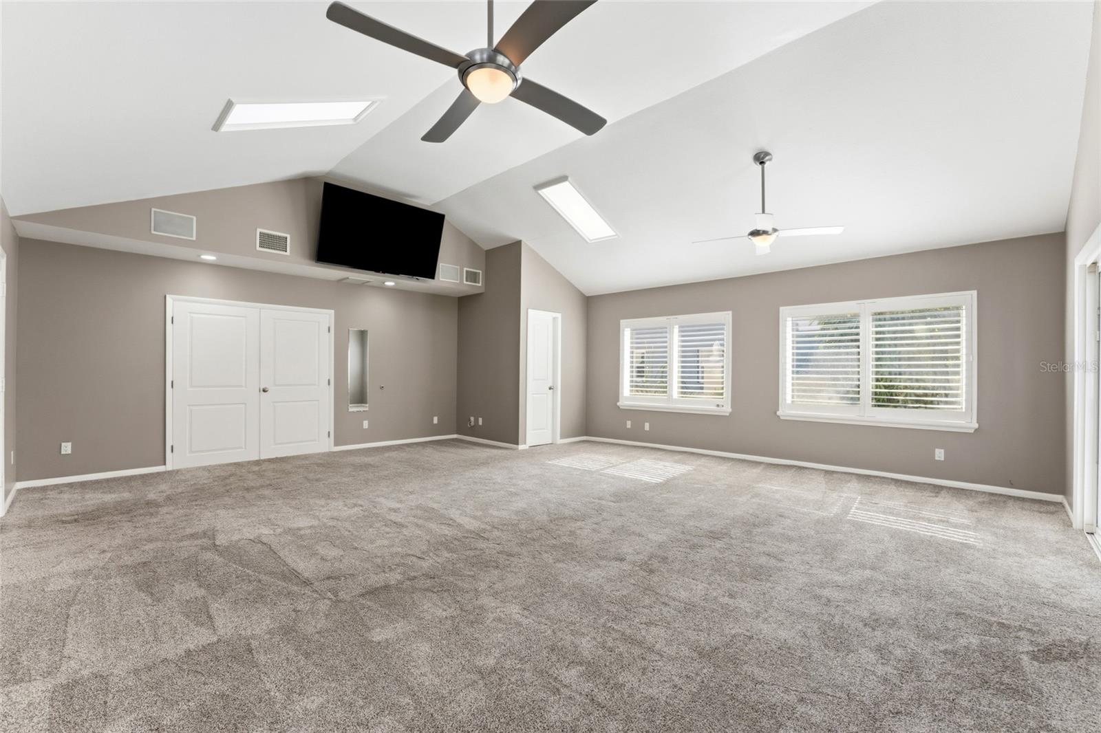2708 W OSBORNE AVE — photo 43