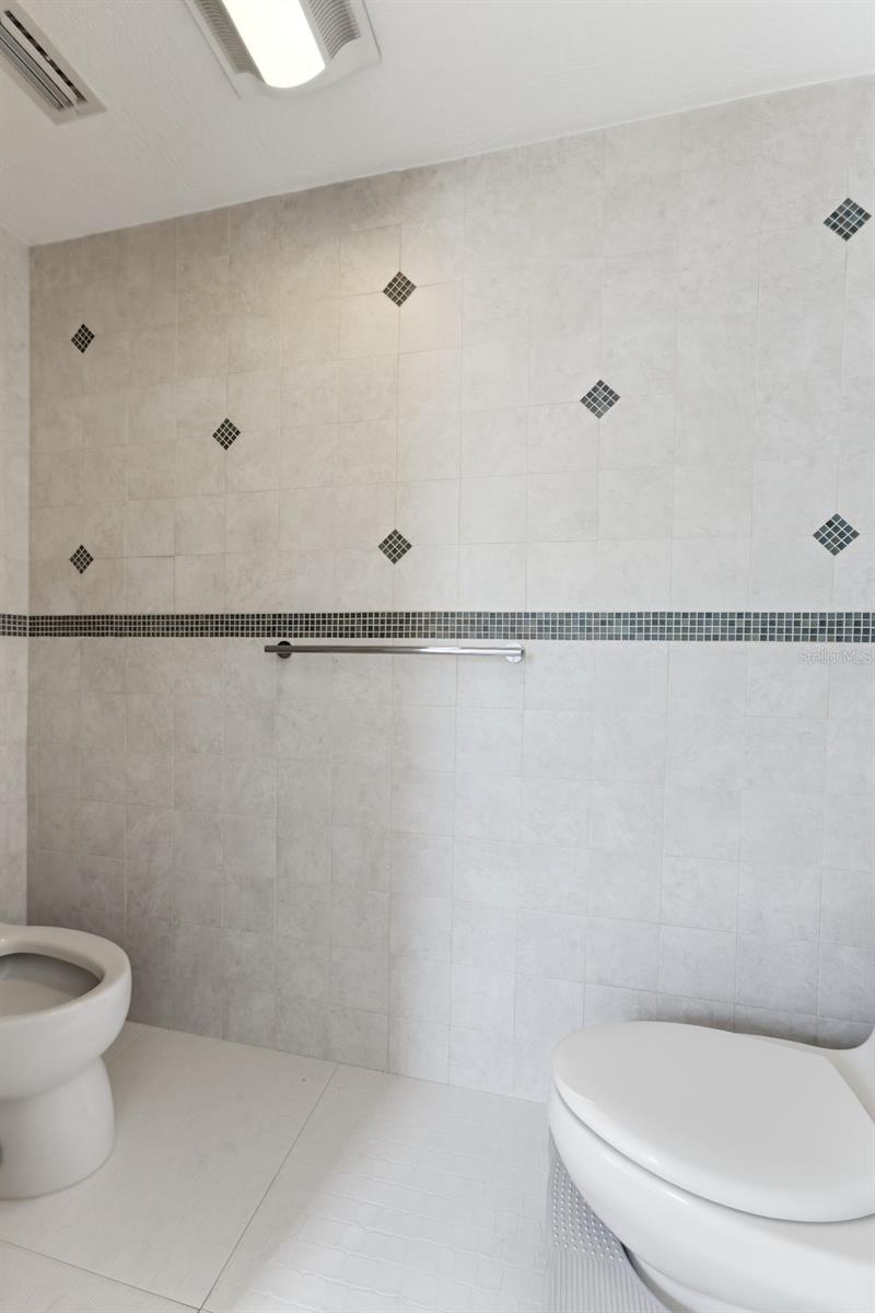 2708 W OSBORNE AVE — photo 53