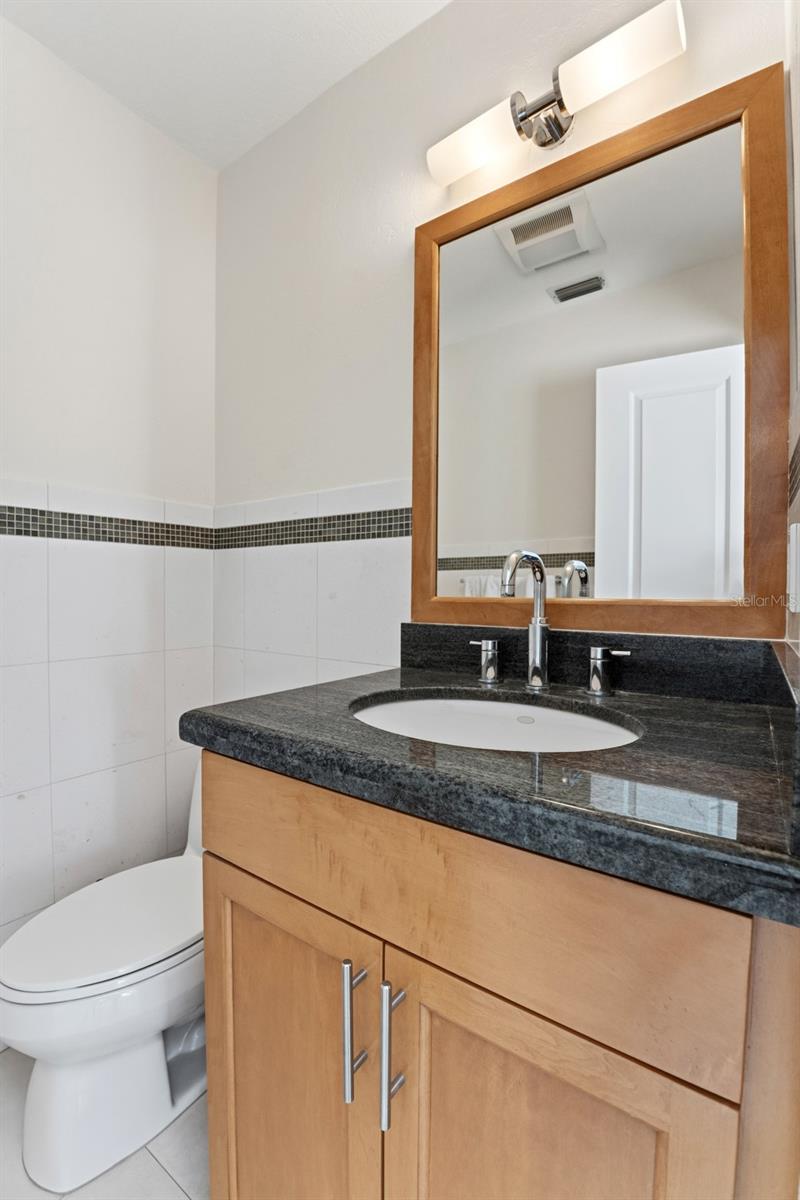 2708 W OSBORNE AVE — photo 44
