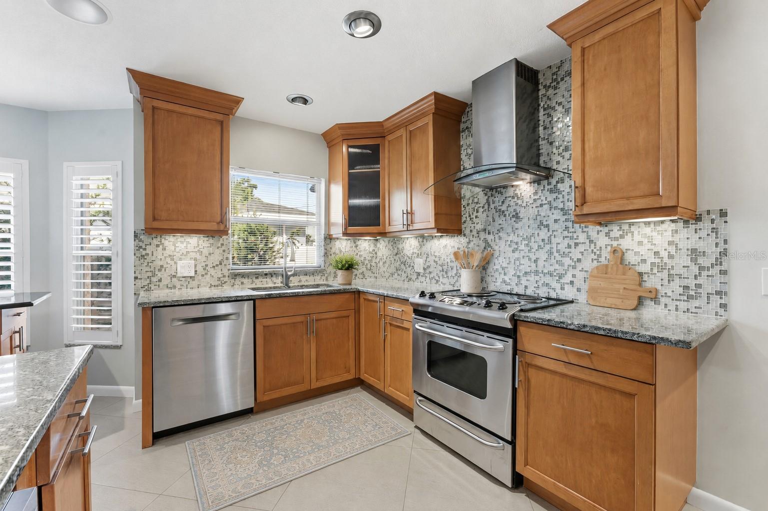 2708 W OSBORNE AVE — photo 23