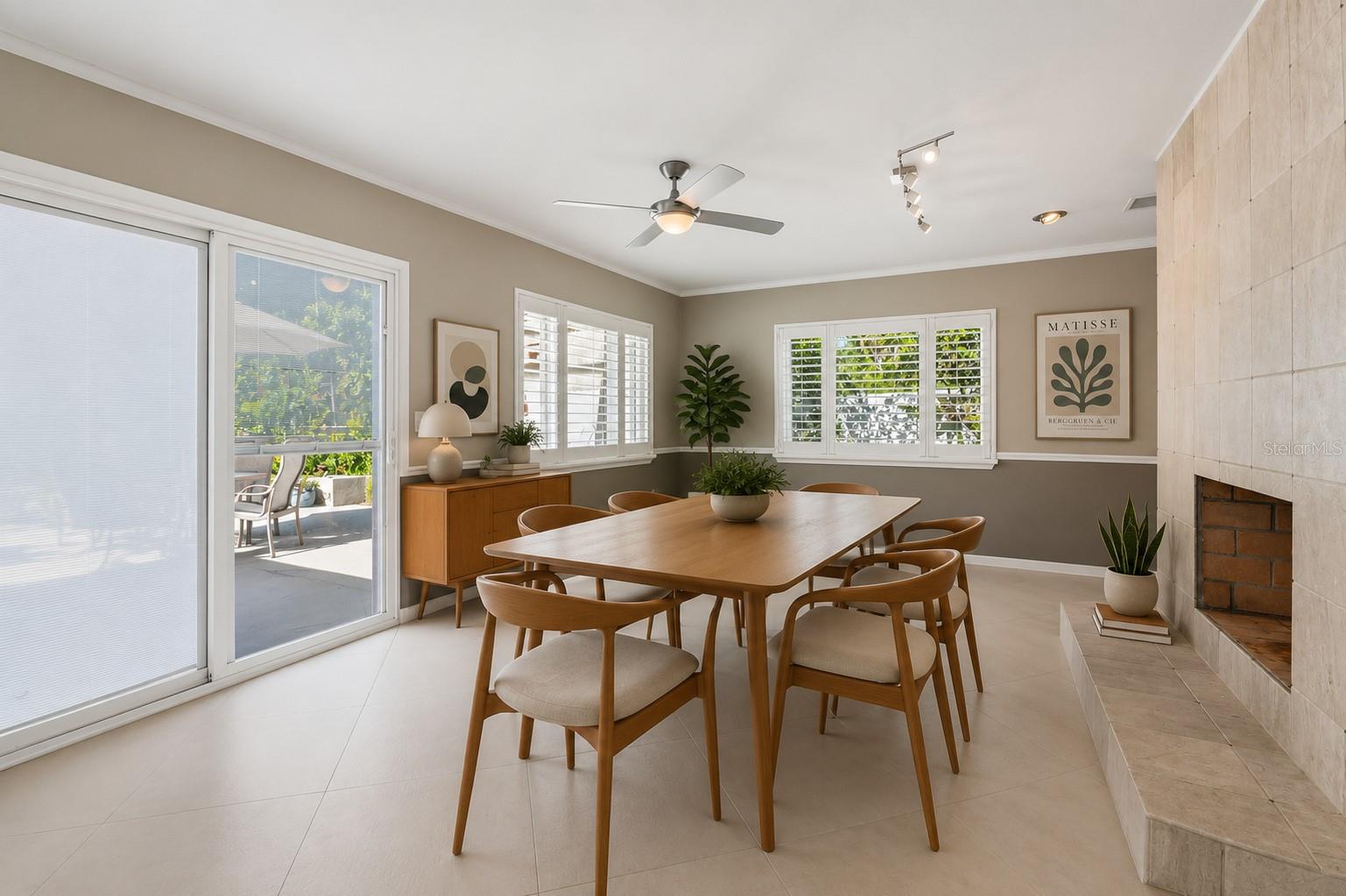 2708 W OSBORNE AVE — photo 32