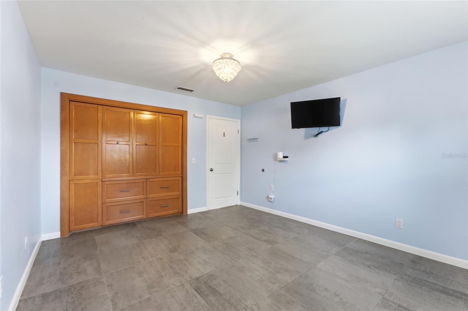 2708 W OSBORNE AVE — photo 63
