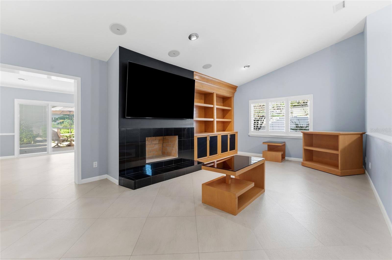 2708 W OSBORNE AVE — photo 28