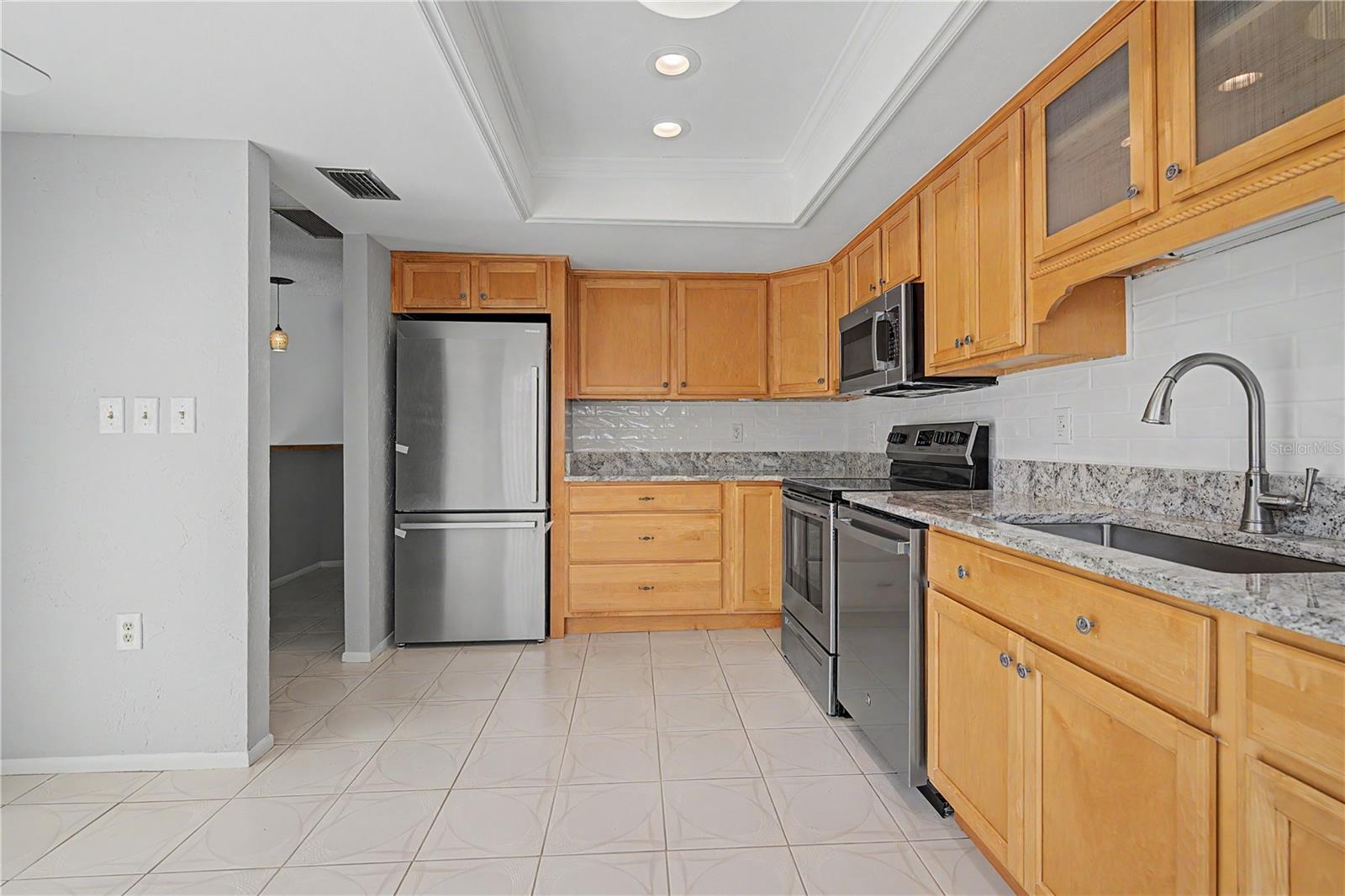75 POOLE PL — photo 9