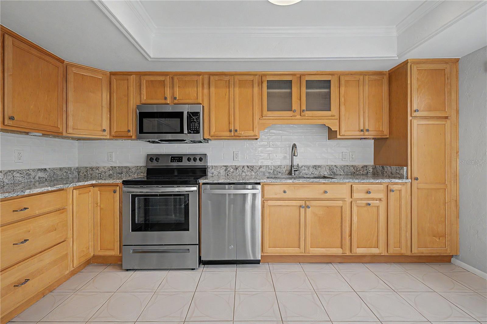 75 POOLE PL — photo 7