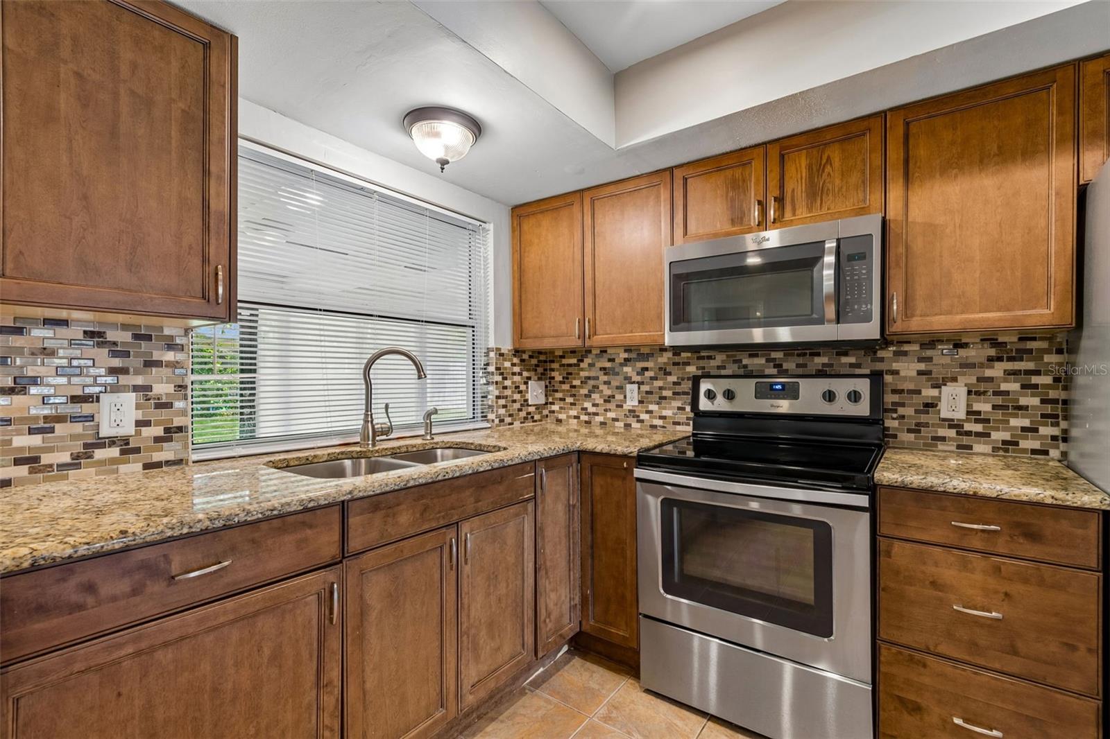 9237 PEBBLE CREEK DR — photo 26
