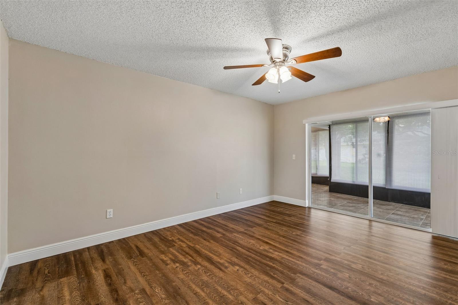 9237 PEBBLE CREEK DR — photo 11