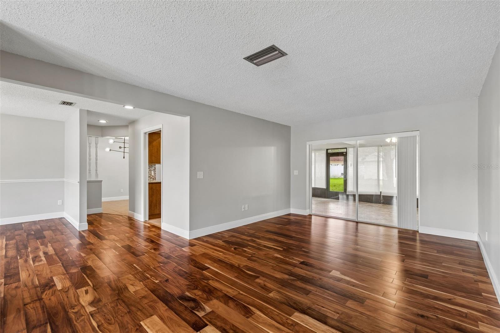 9237 PEBBLE CREEK DR — photo 14
