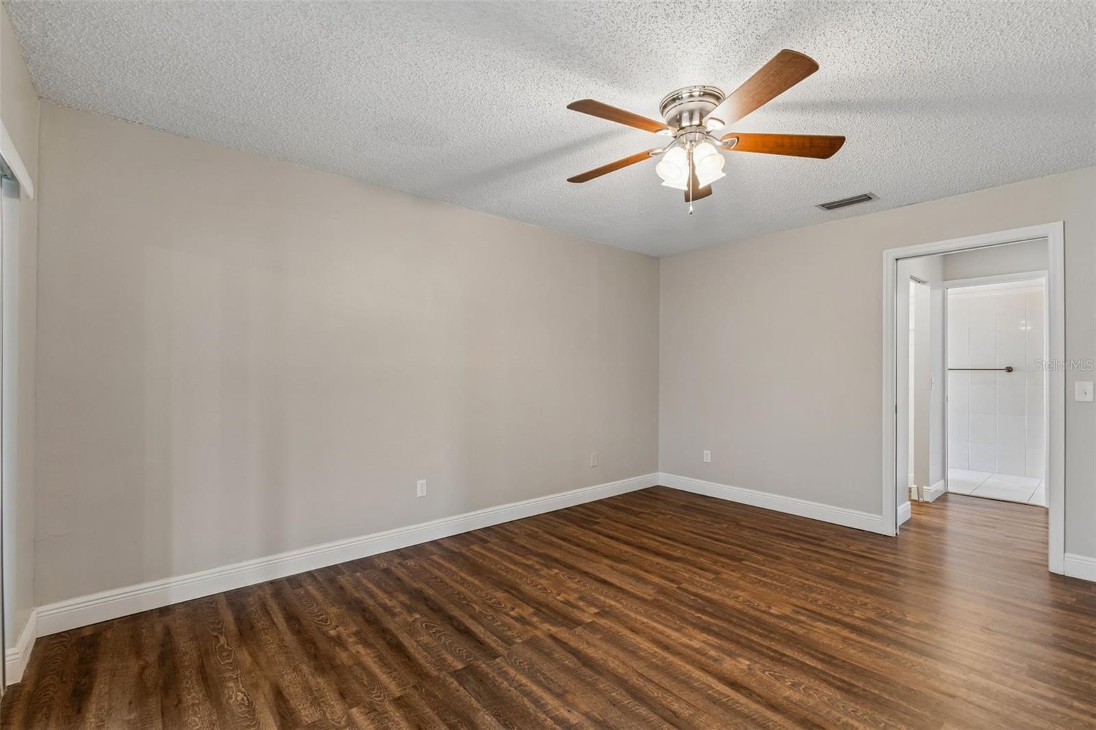 9237 PEBBLE CREEK DR — photo 13