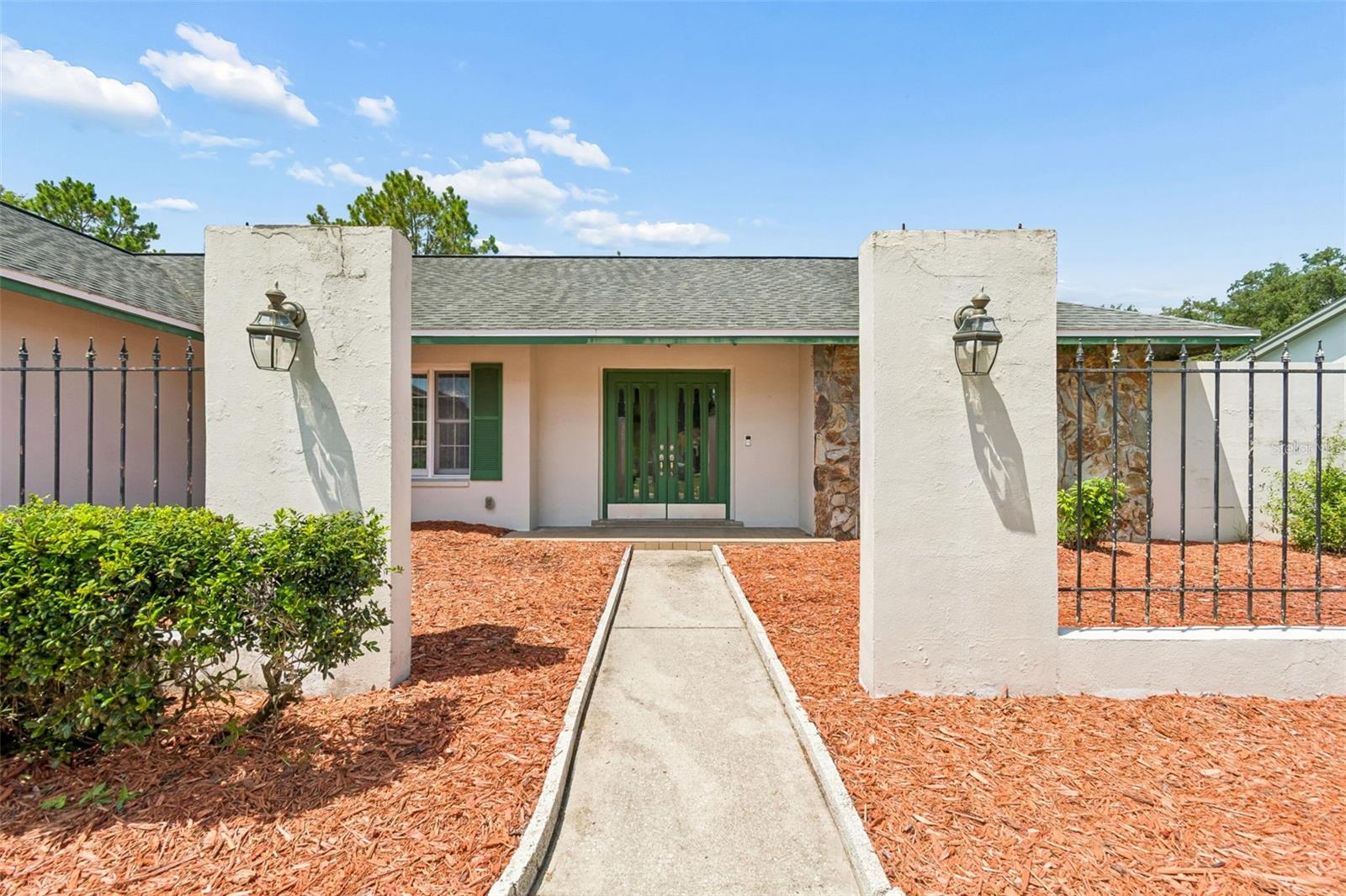 9237 PEBBLE CREEK DR — photo 3