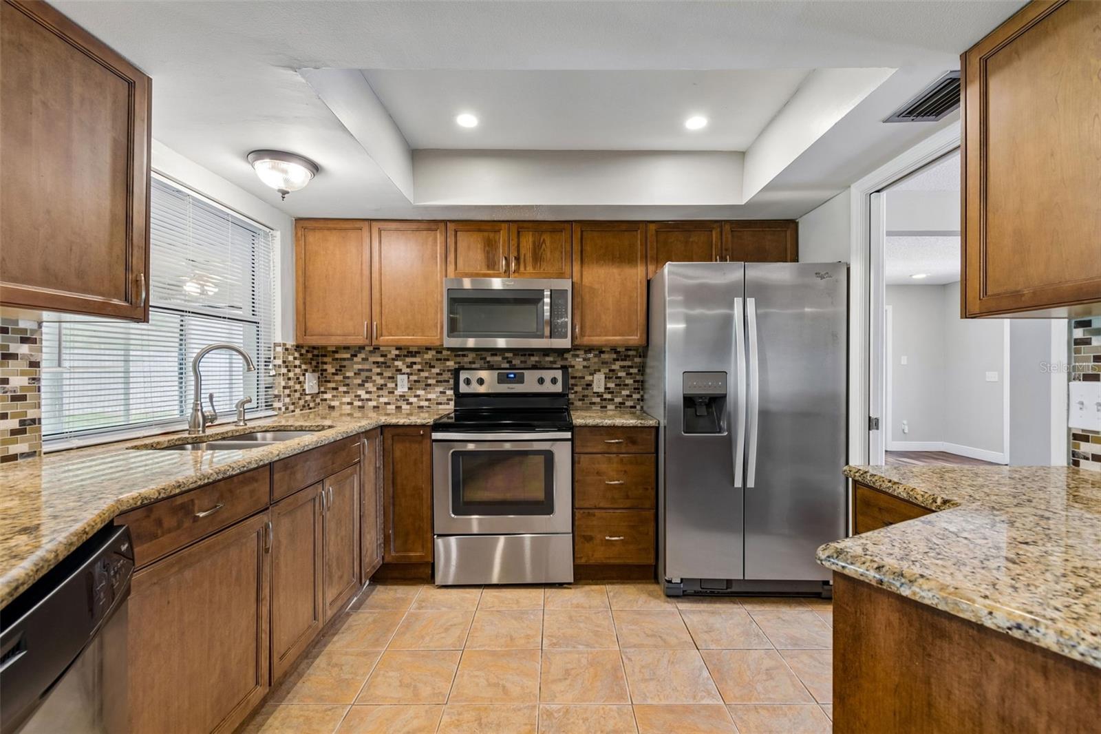 9237 PEBBLE CREEK DR — photo 27