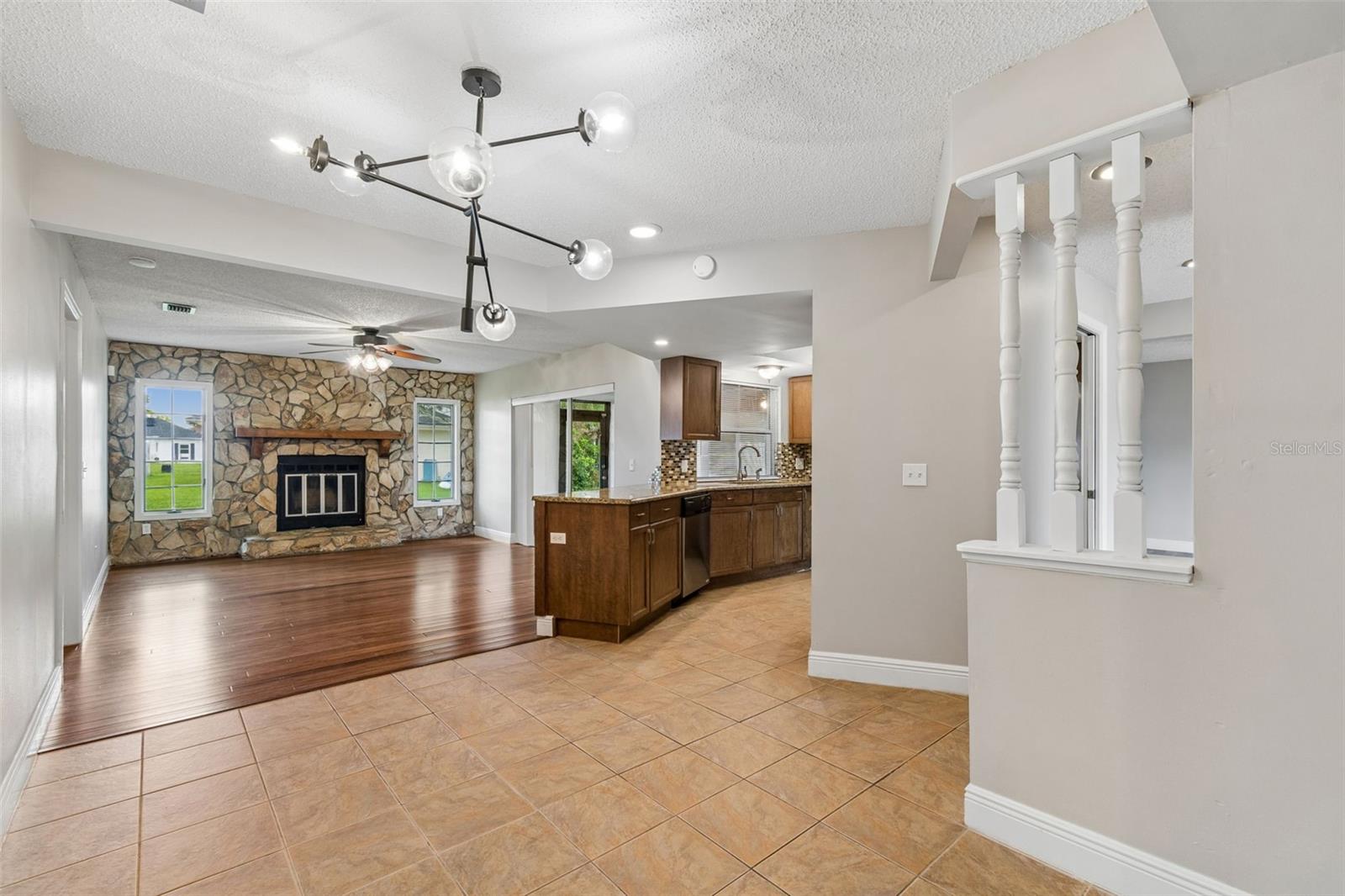 9237 PEBBLE CREEK DR — photo 29