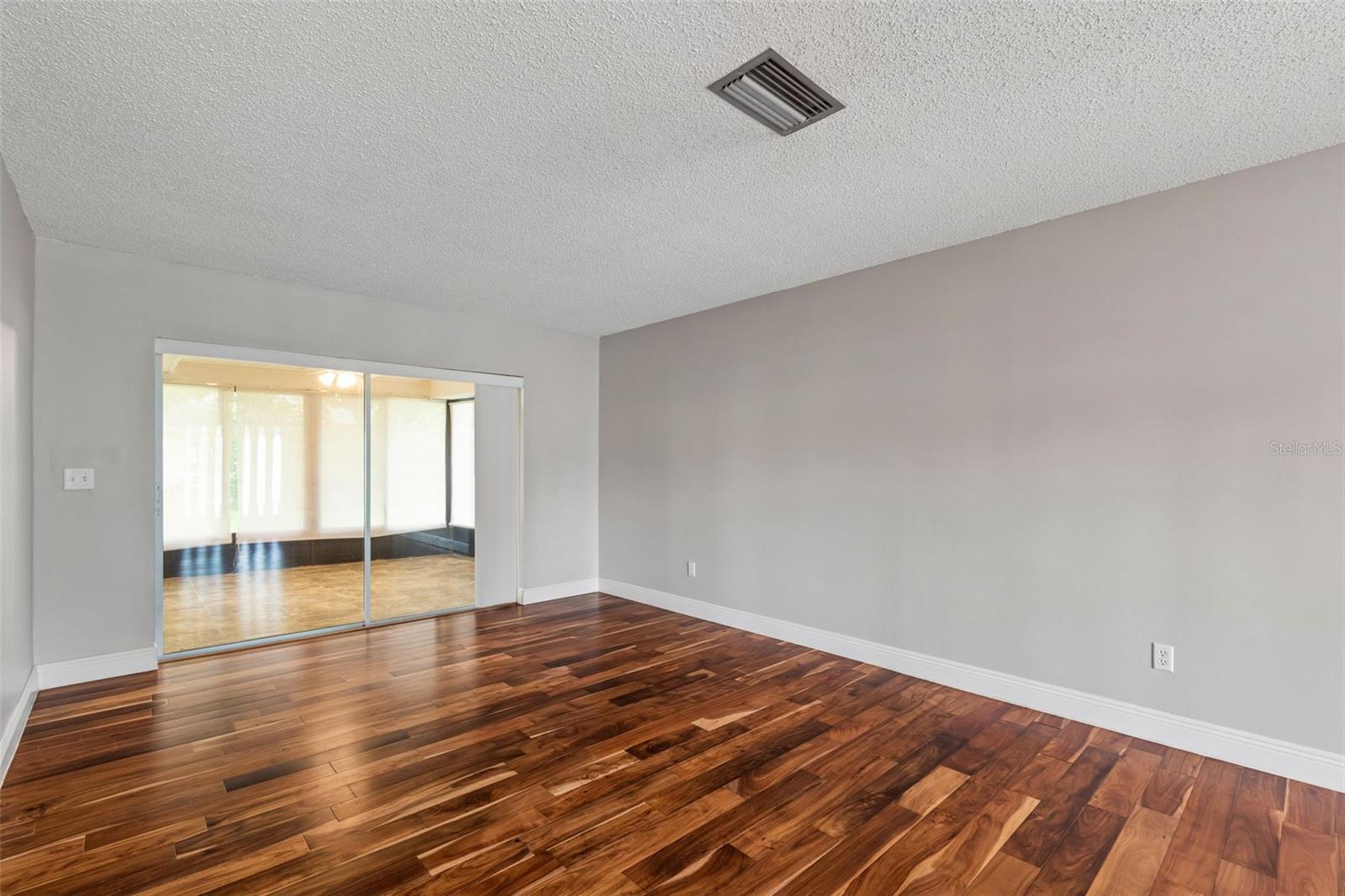 9237 PEBBLE CREEK DR — photo 15