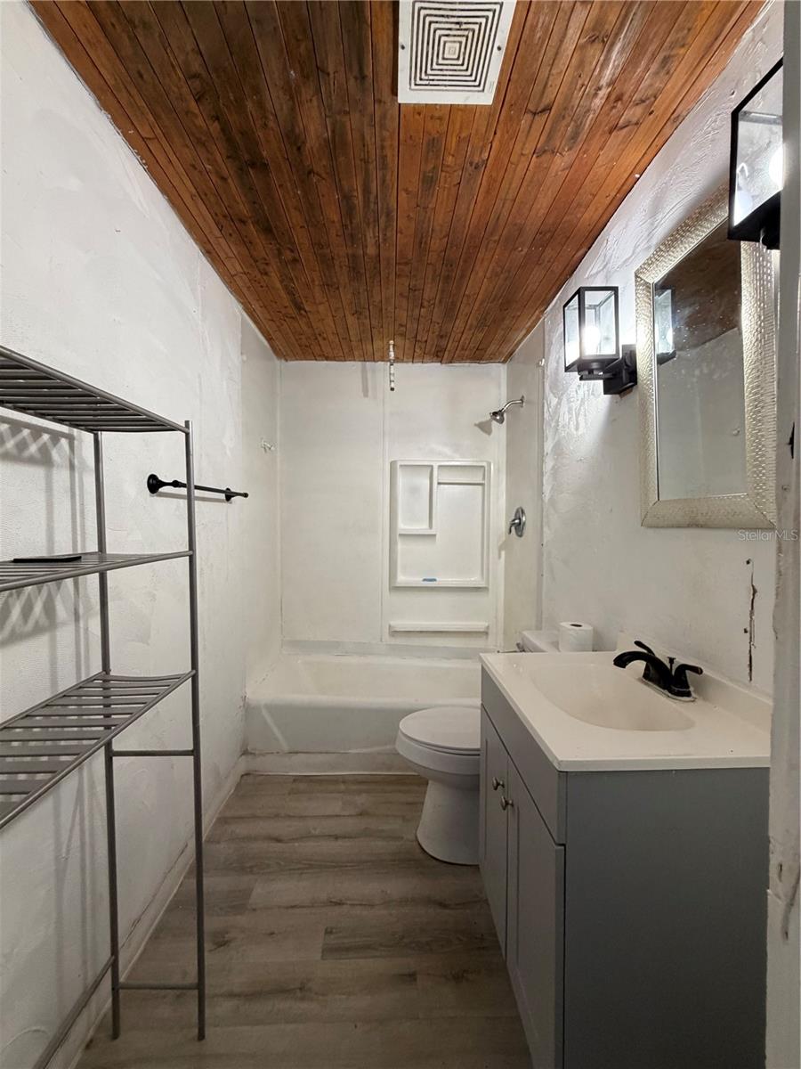 1505 N ORANGE ST — photo 9