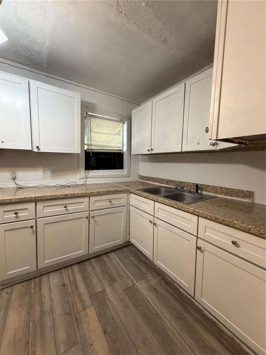 1505 N ORANGE ST — photo 17