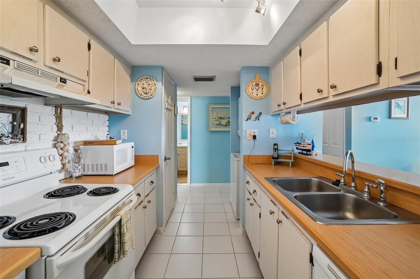 450 S GULFVIEW BLVD #605 — photo 14