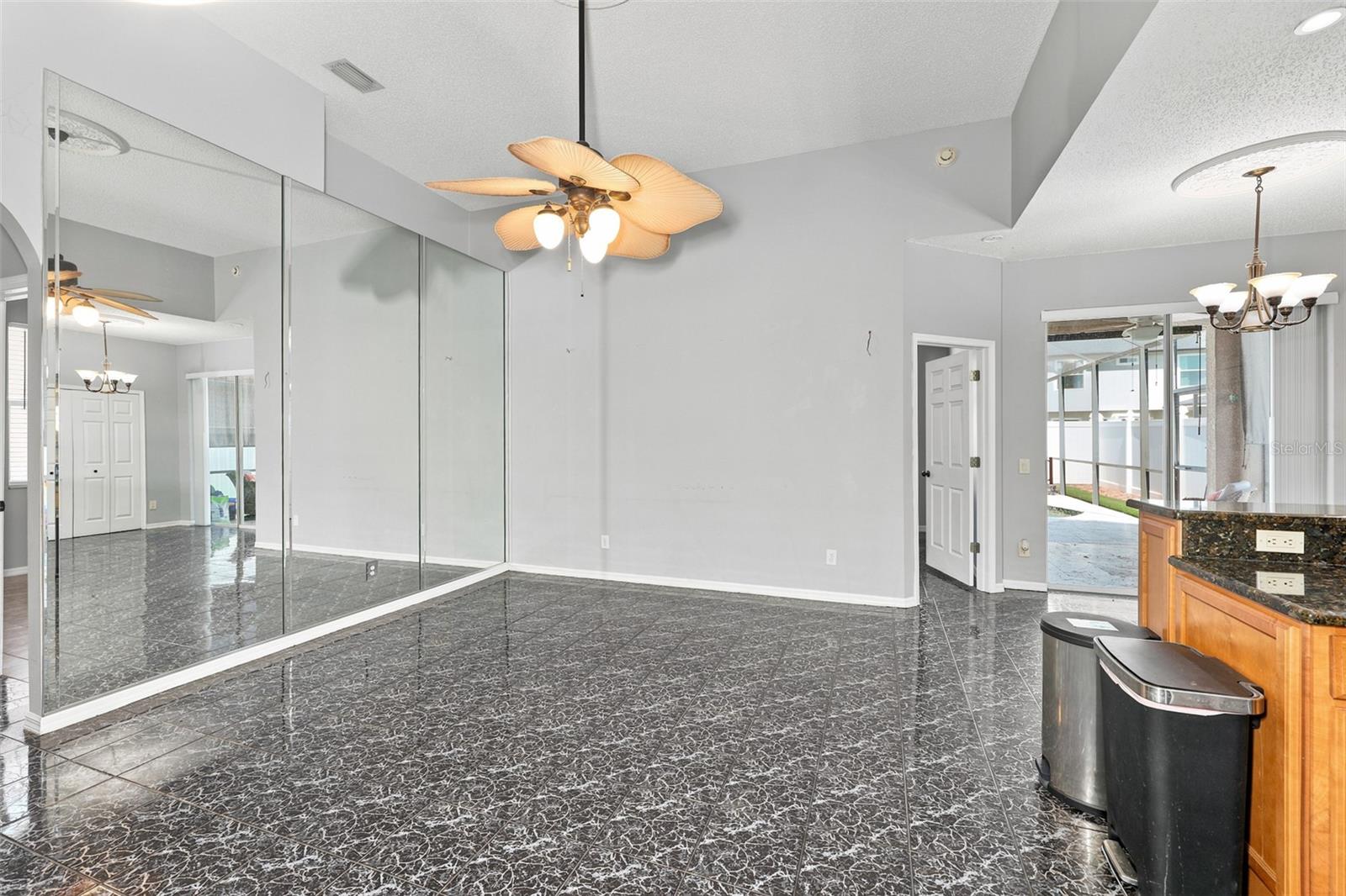 514 GREG ST — photo 14