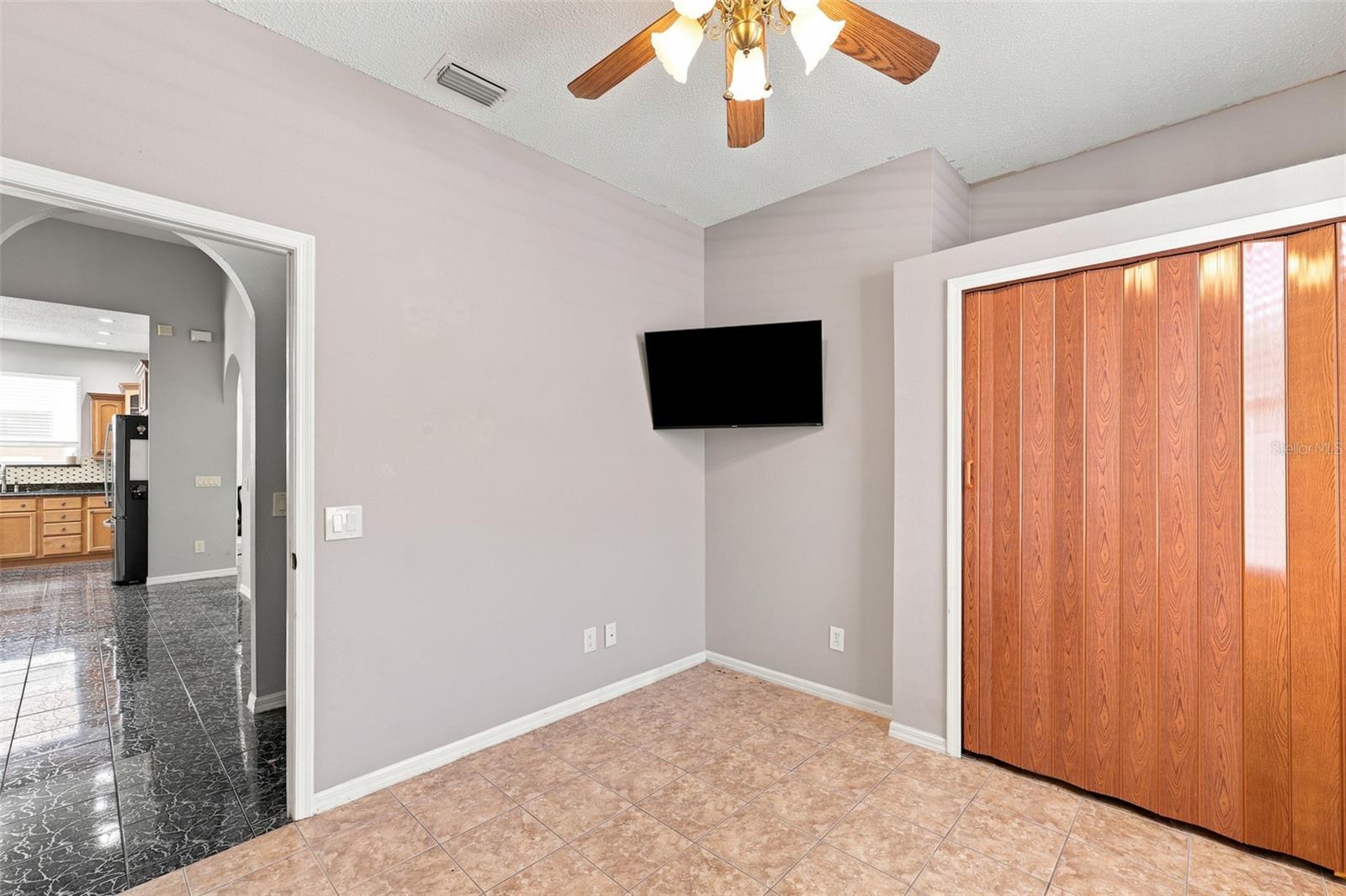 514 GREG ST — photo 26