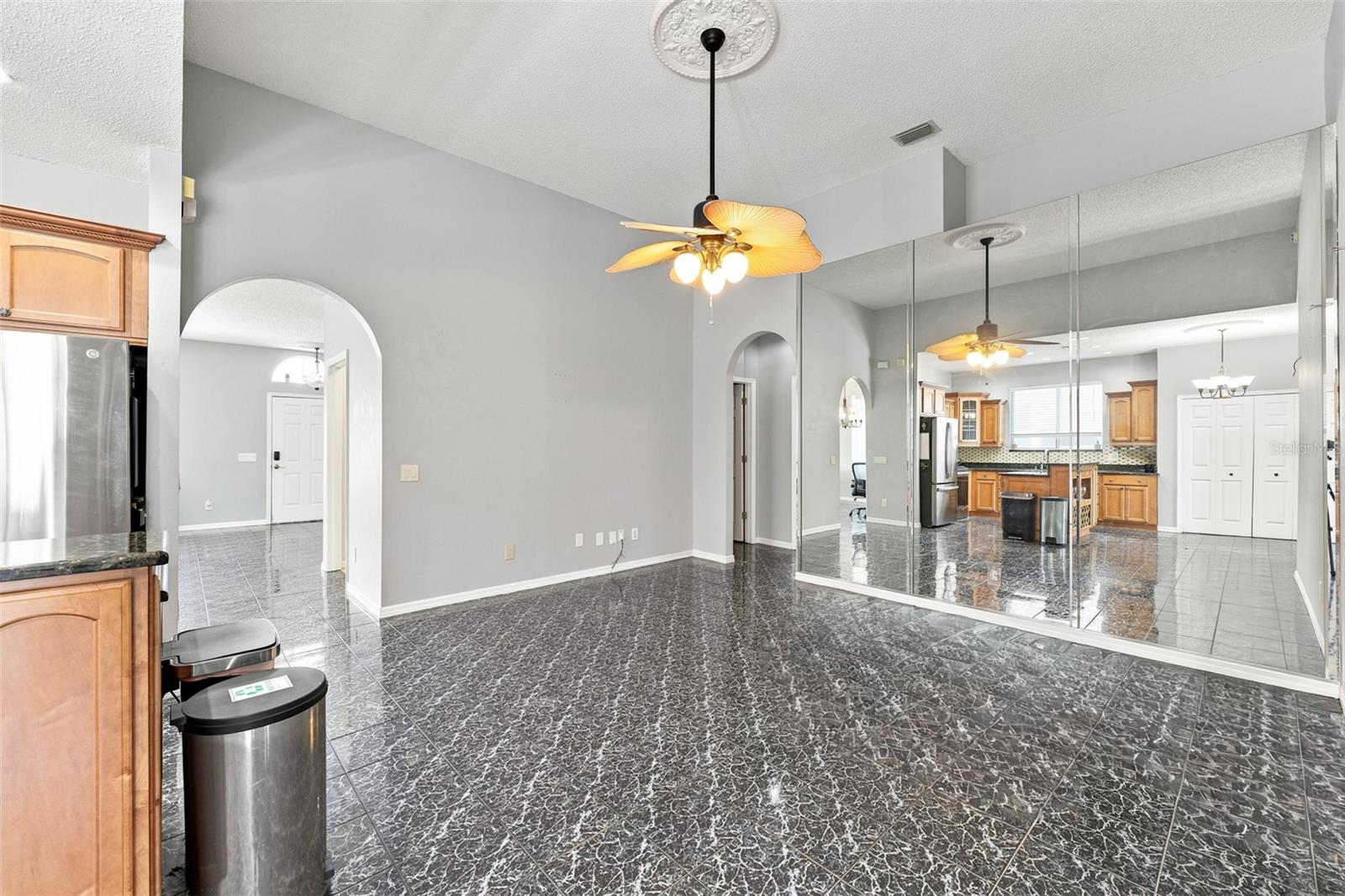 514 GREG ST — photo 15