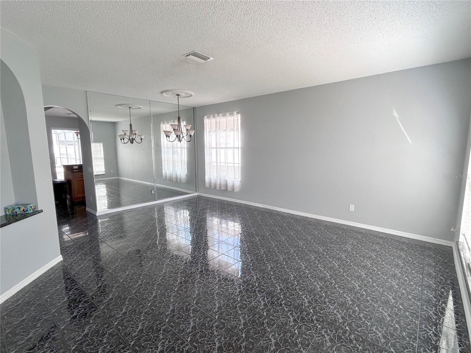514 GREG ST — photo 4
